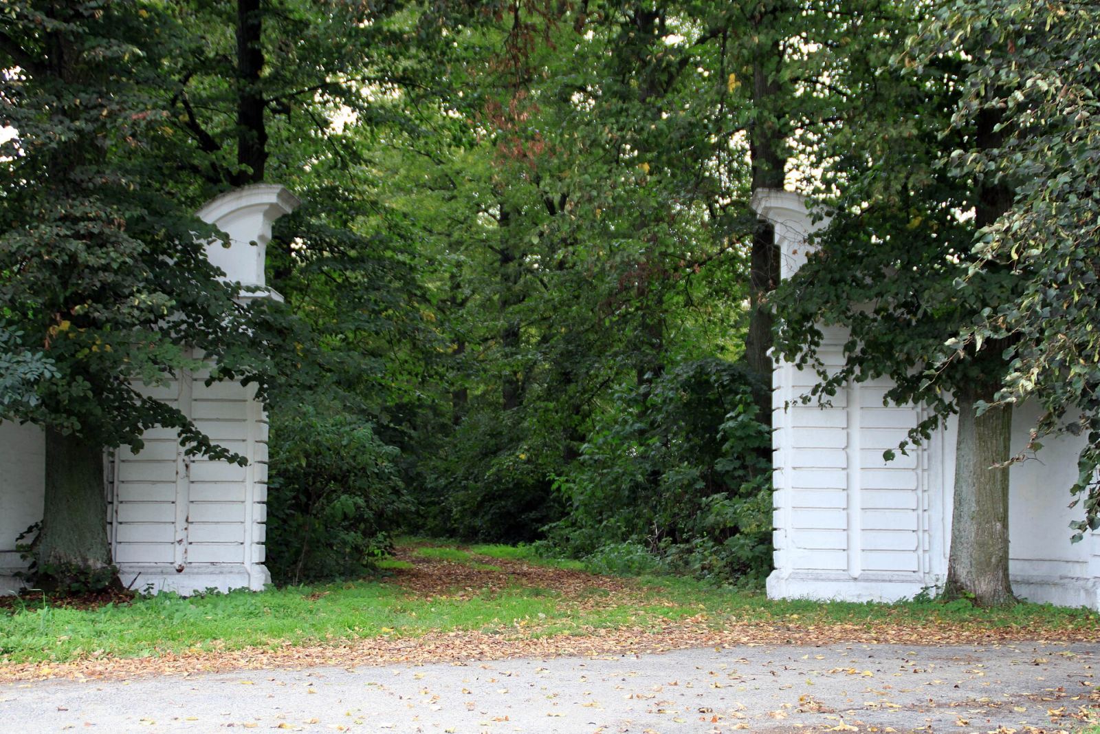 Park z alejami, Przylepki