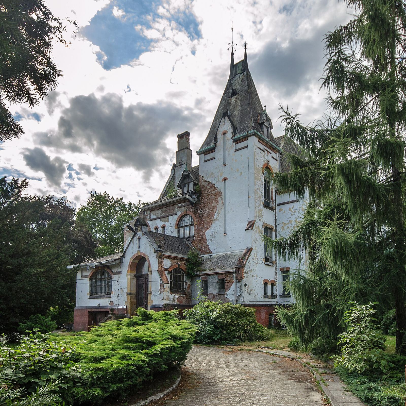 Dom, Brzeg