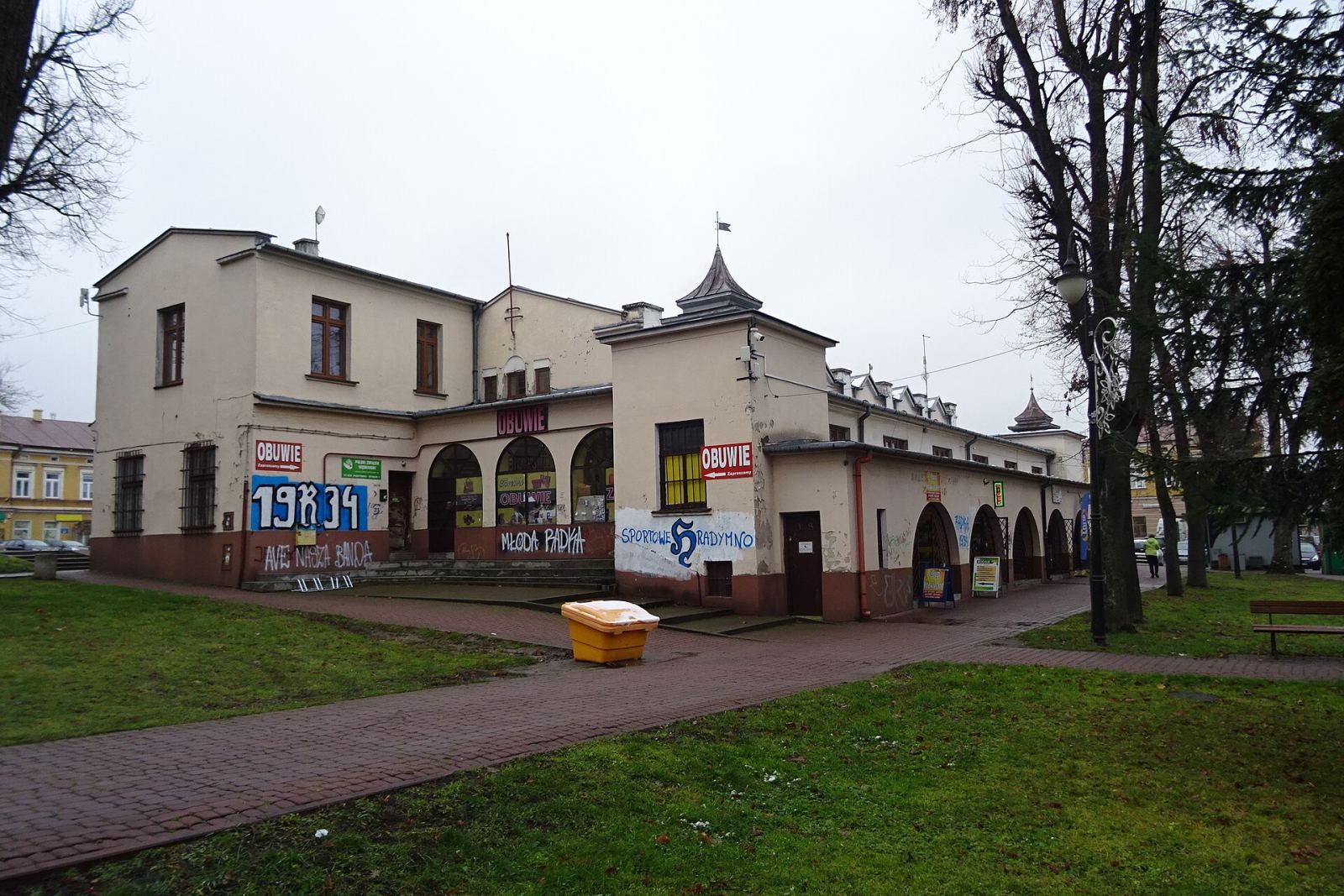Hala Targowa, Radymno