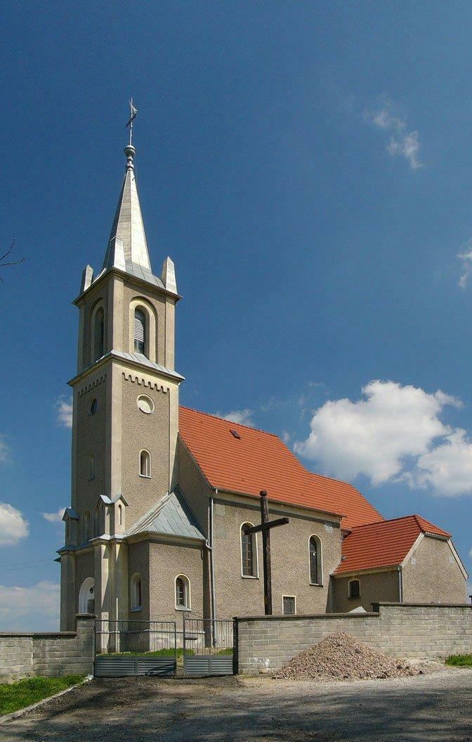Kościół filialny pw. św.św. Piotra i Pawła, Paździorno