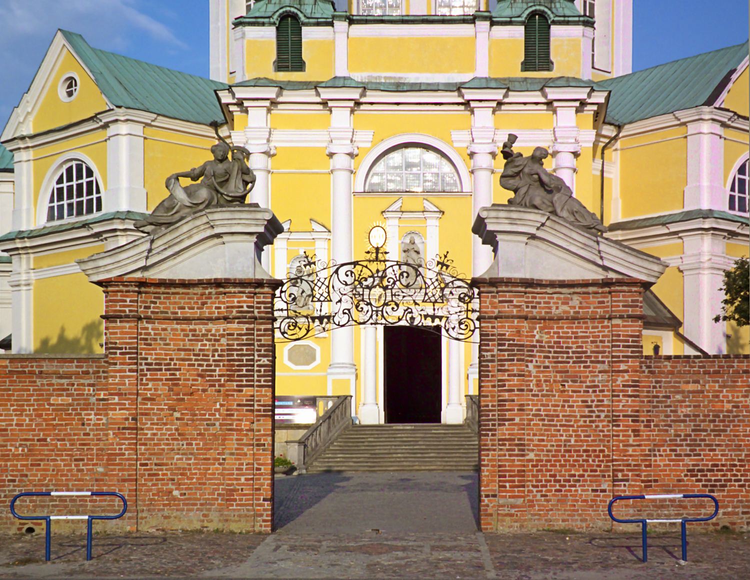 Ogrodzenie z bramą, Głogówko