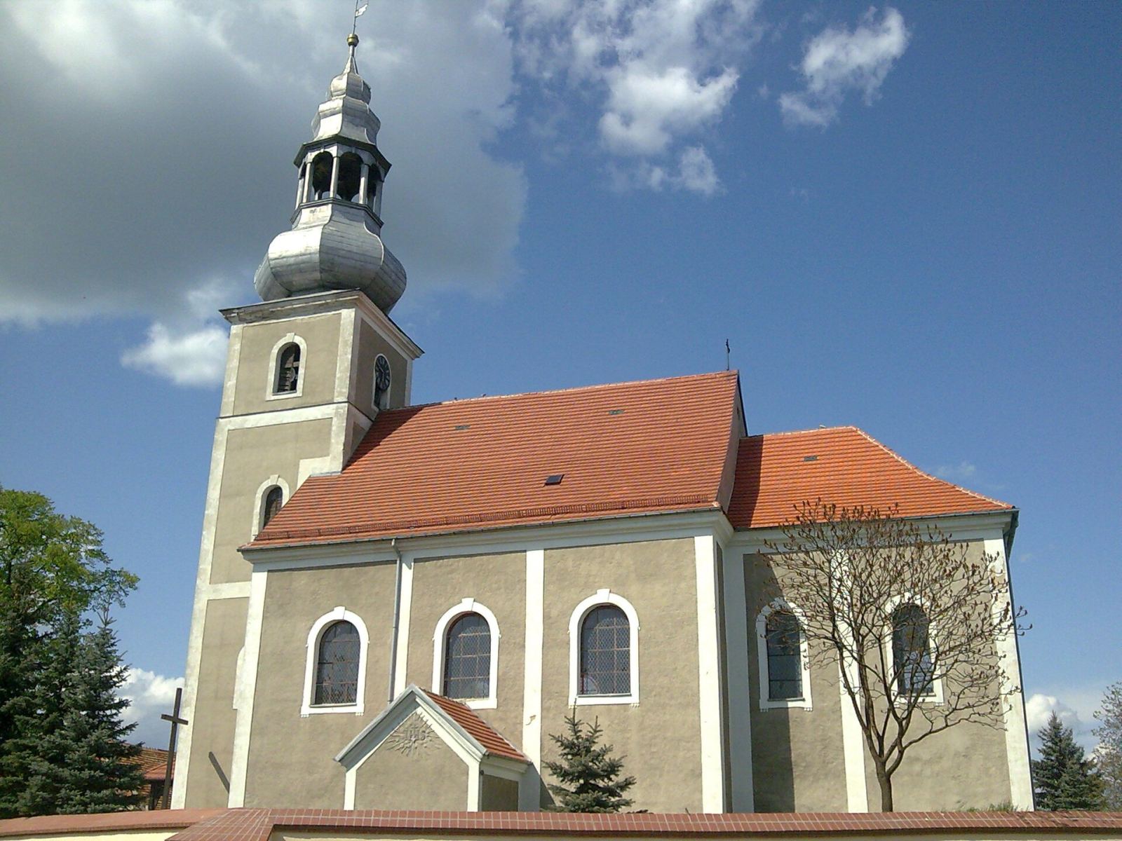 Kościół parafialny pw. św. Marcina, Święte