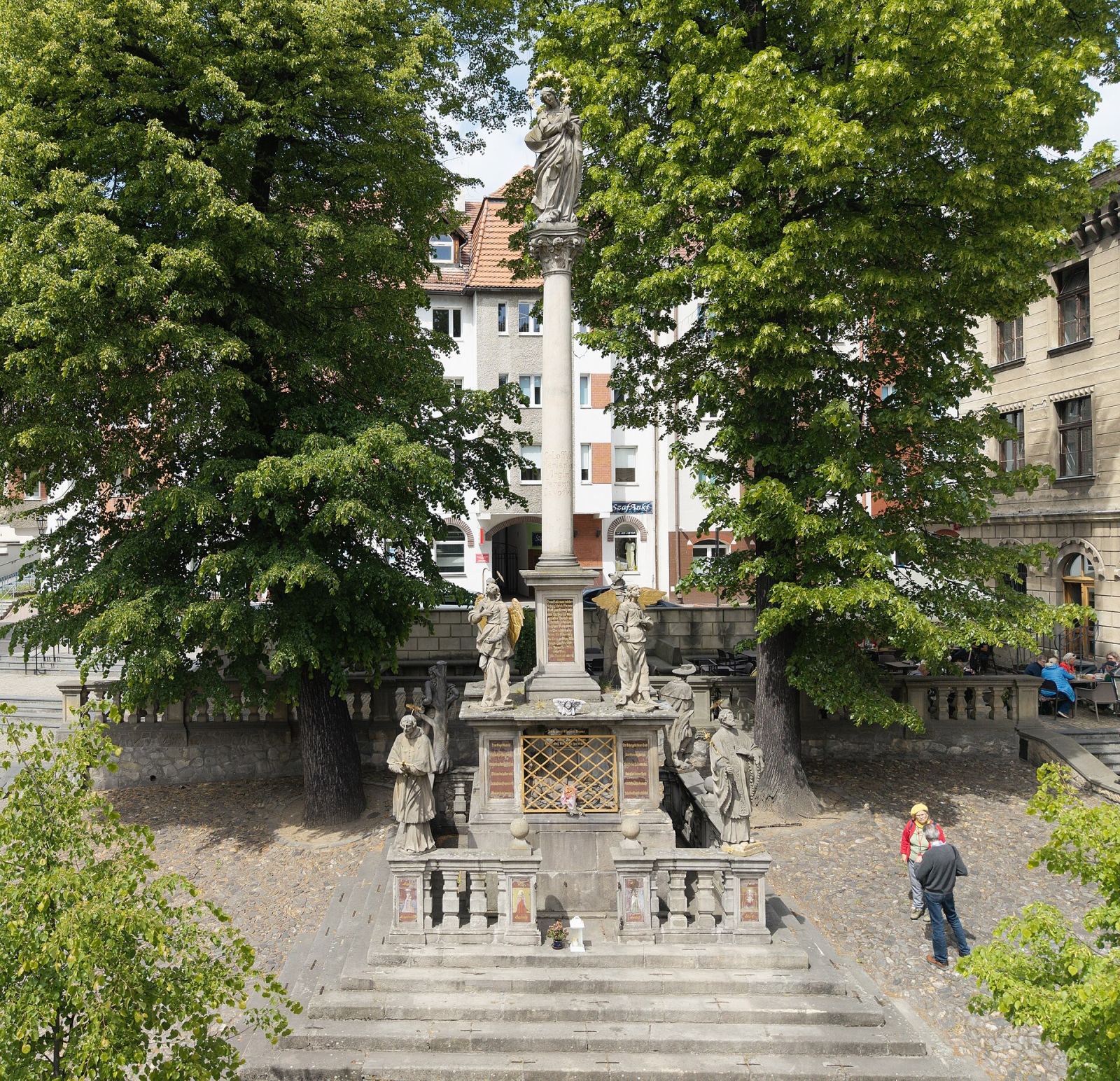 Kolumna z figurą Matki Boskiej, Kłodzko
