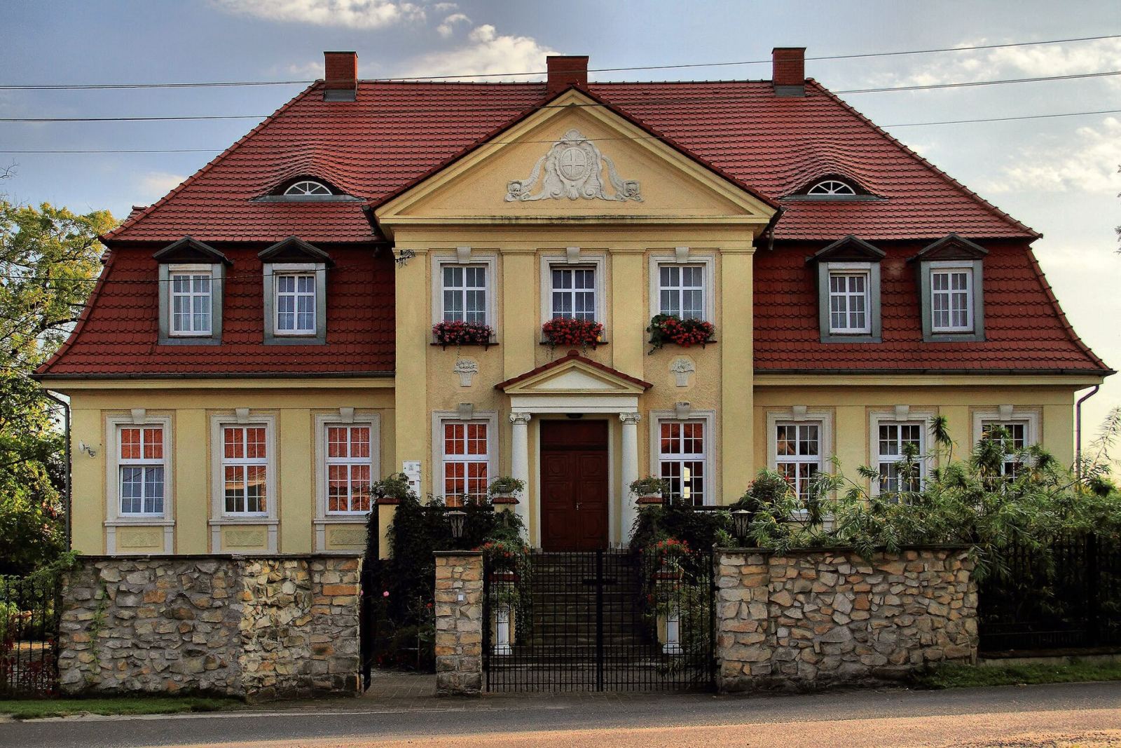 Dwór, Bądzów