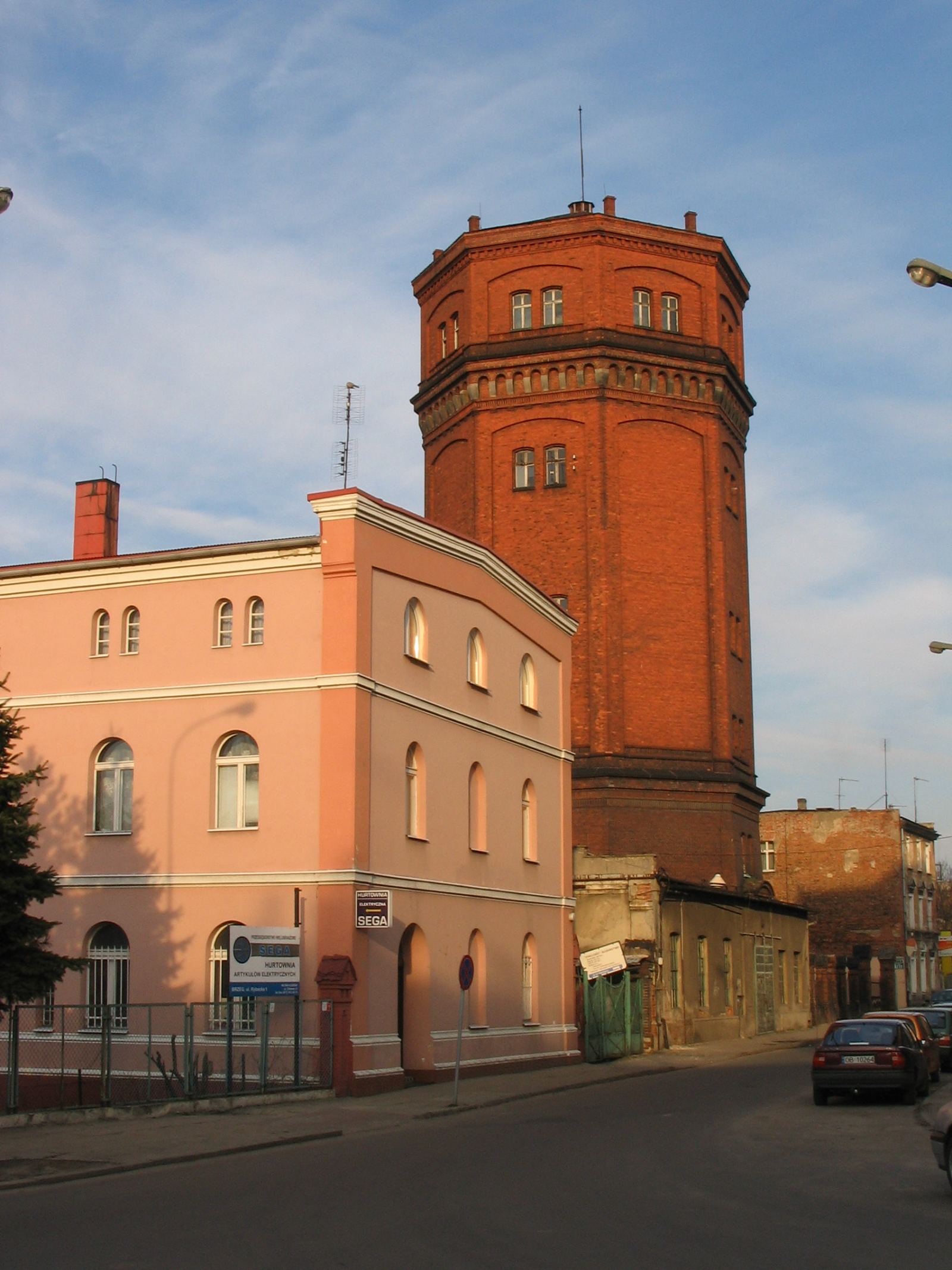 Wieża ciśnień, Brzeg
