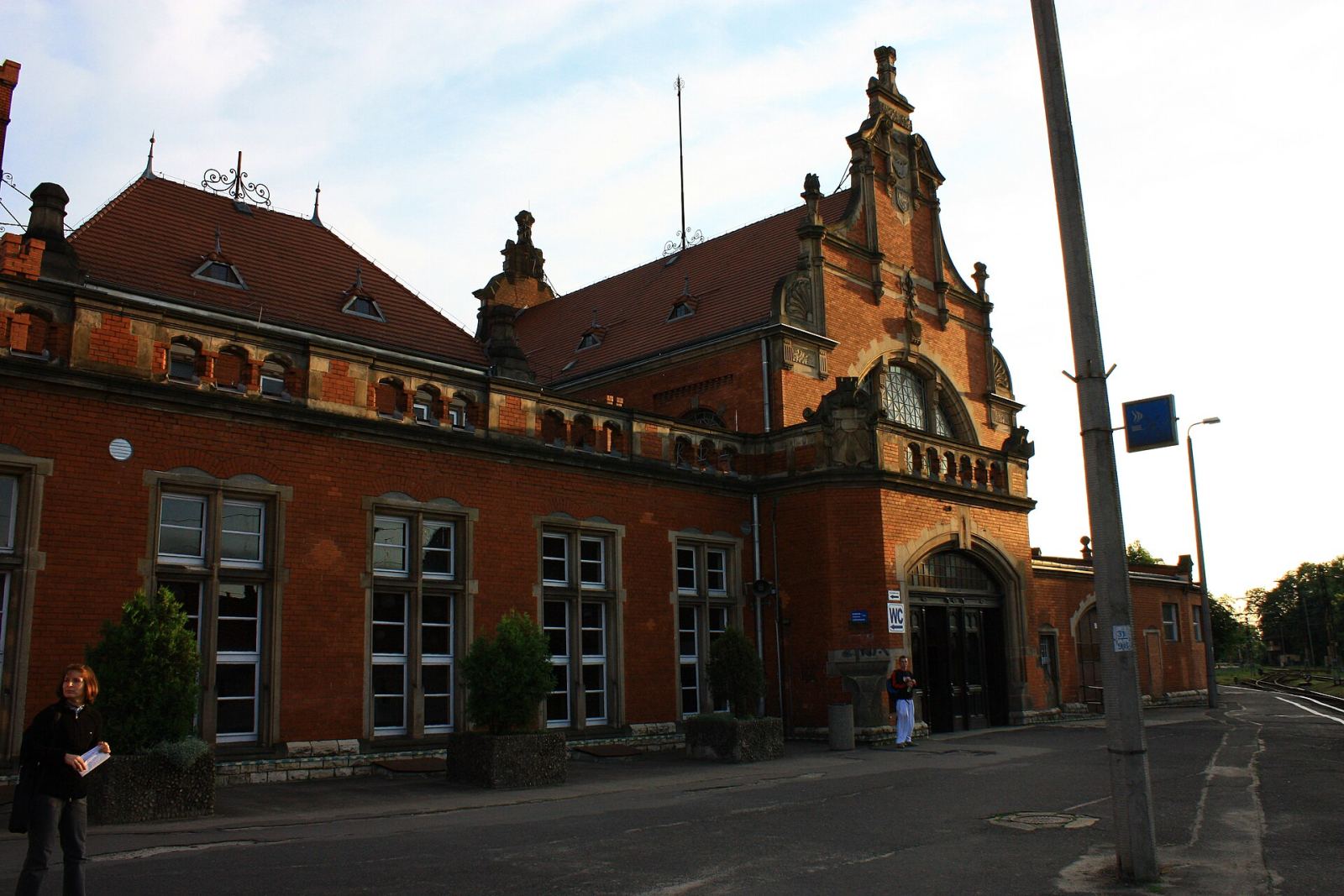 Budynek hallu kasowego, Opole