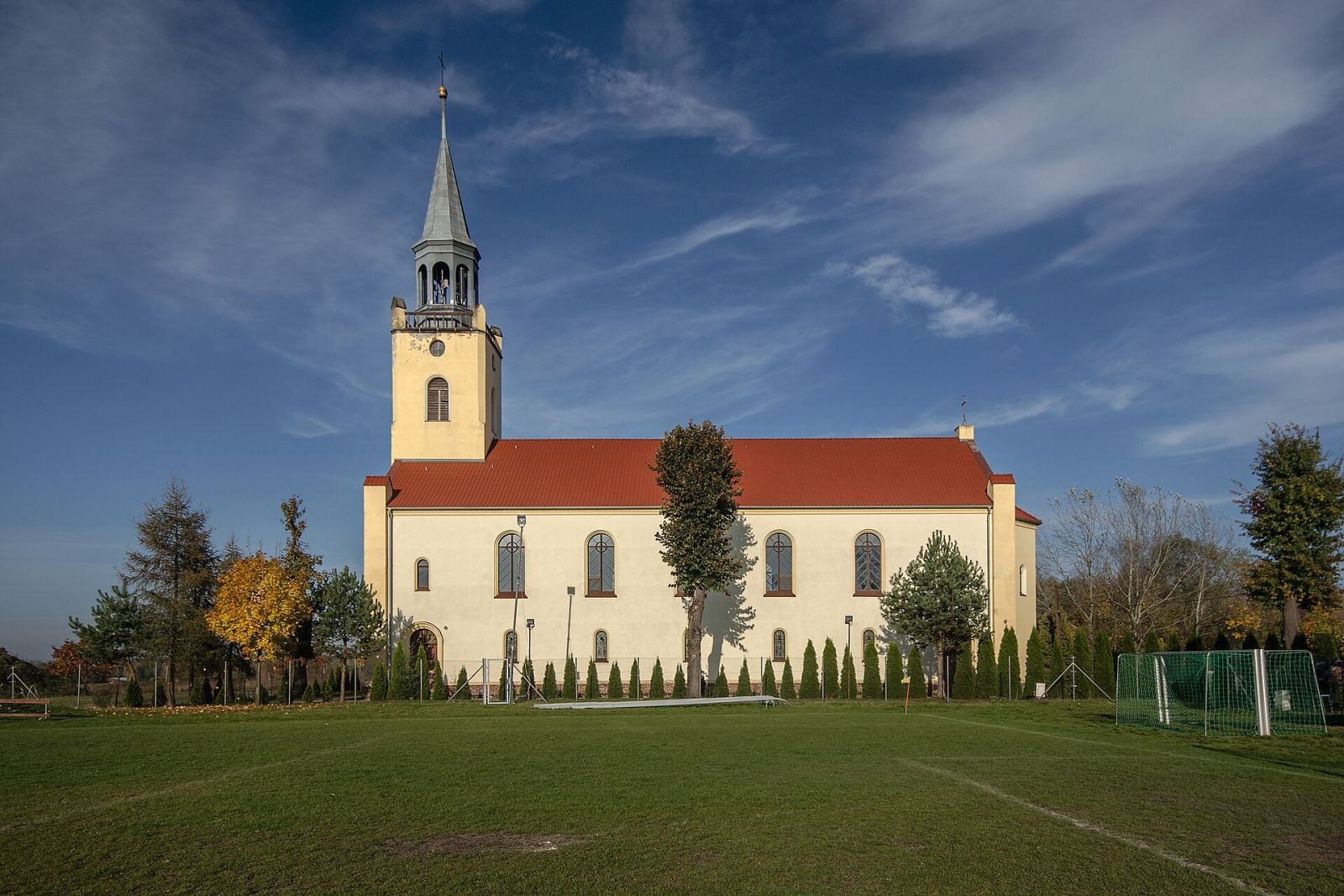 Kościół ewangelicki, ob. rzymskokatolicki filialny pw. Matki Bożej Różańcowej, Nadolice Wielkie
