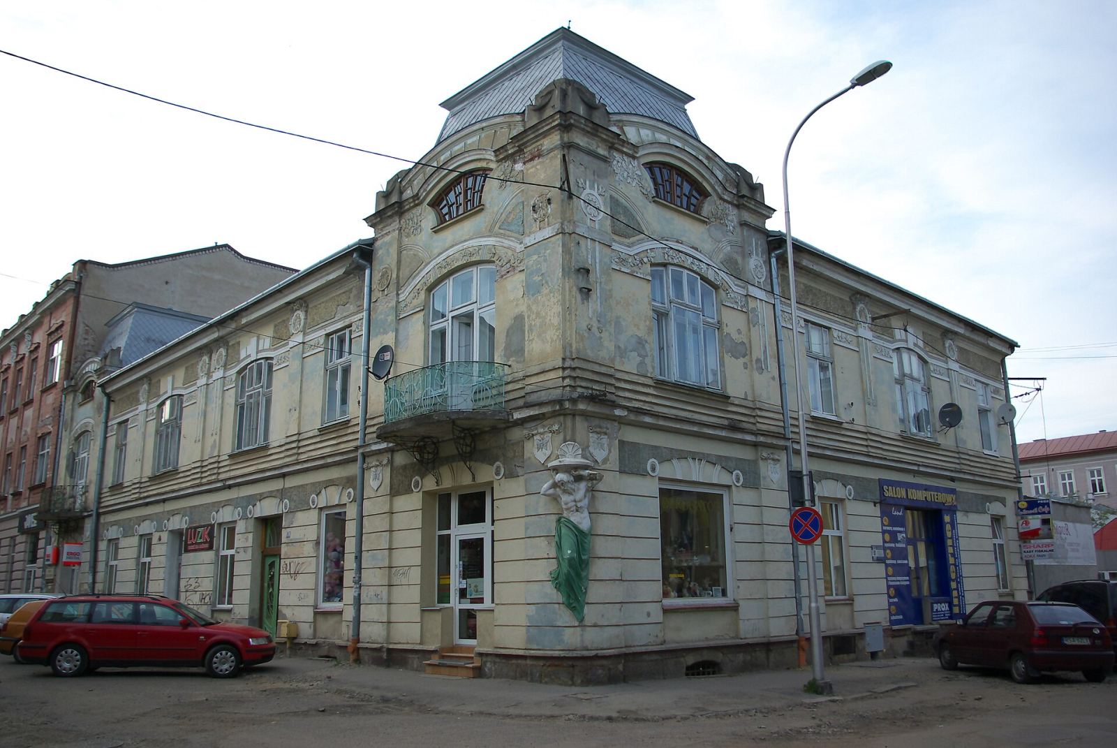 Dom Pod Atlasem, Sanok