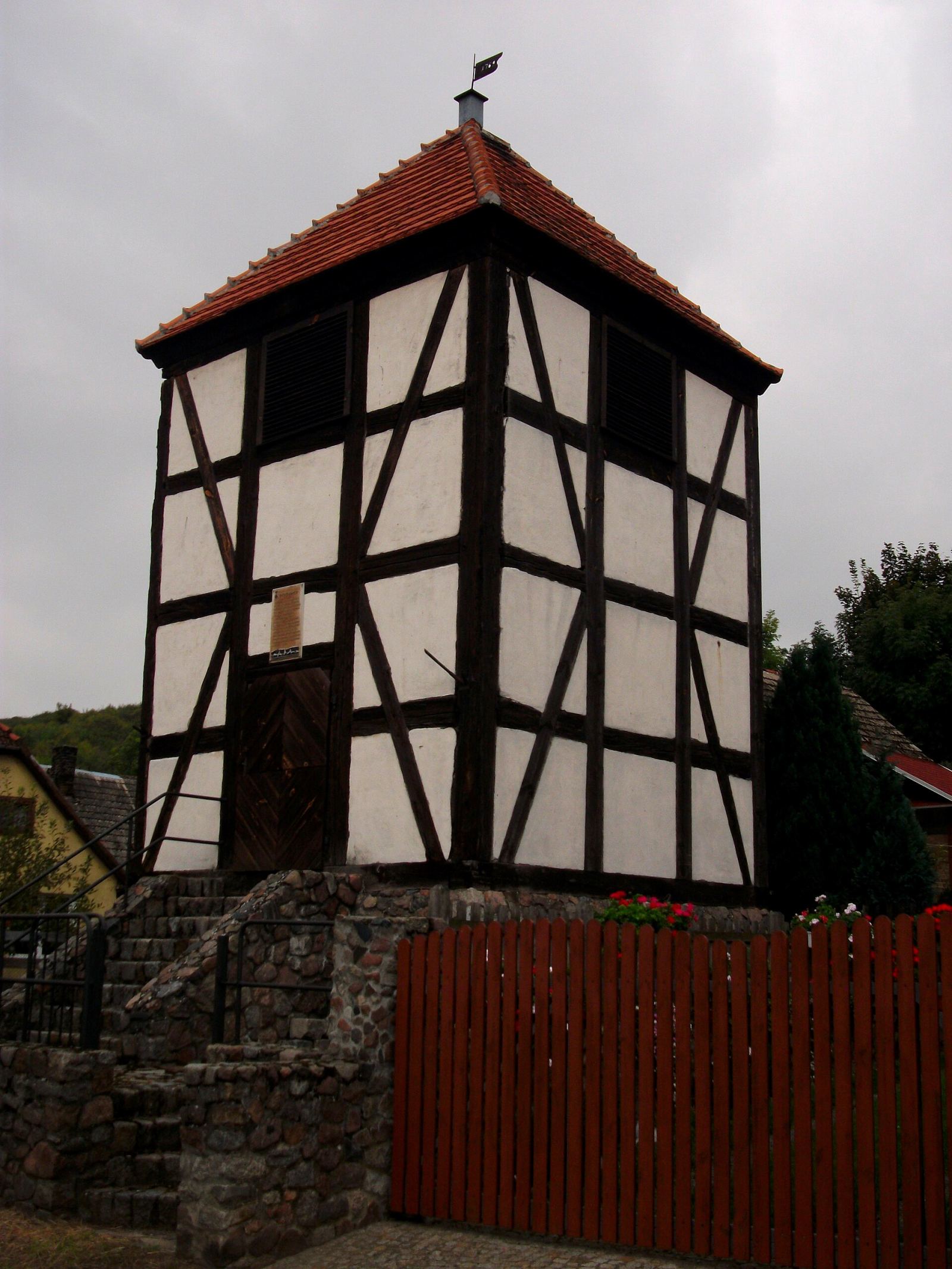 Dzwonnica wiejska, Santok
