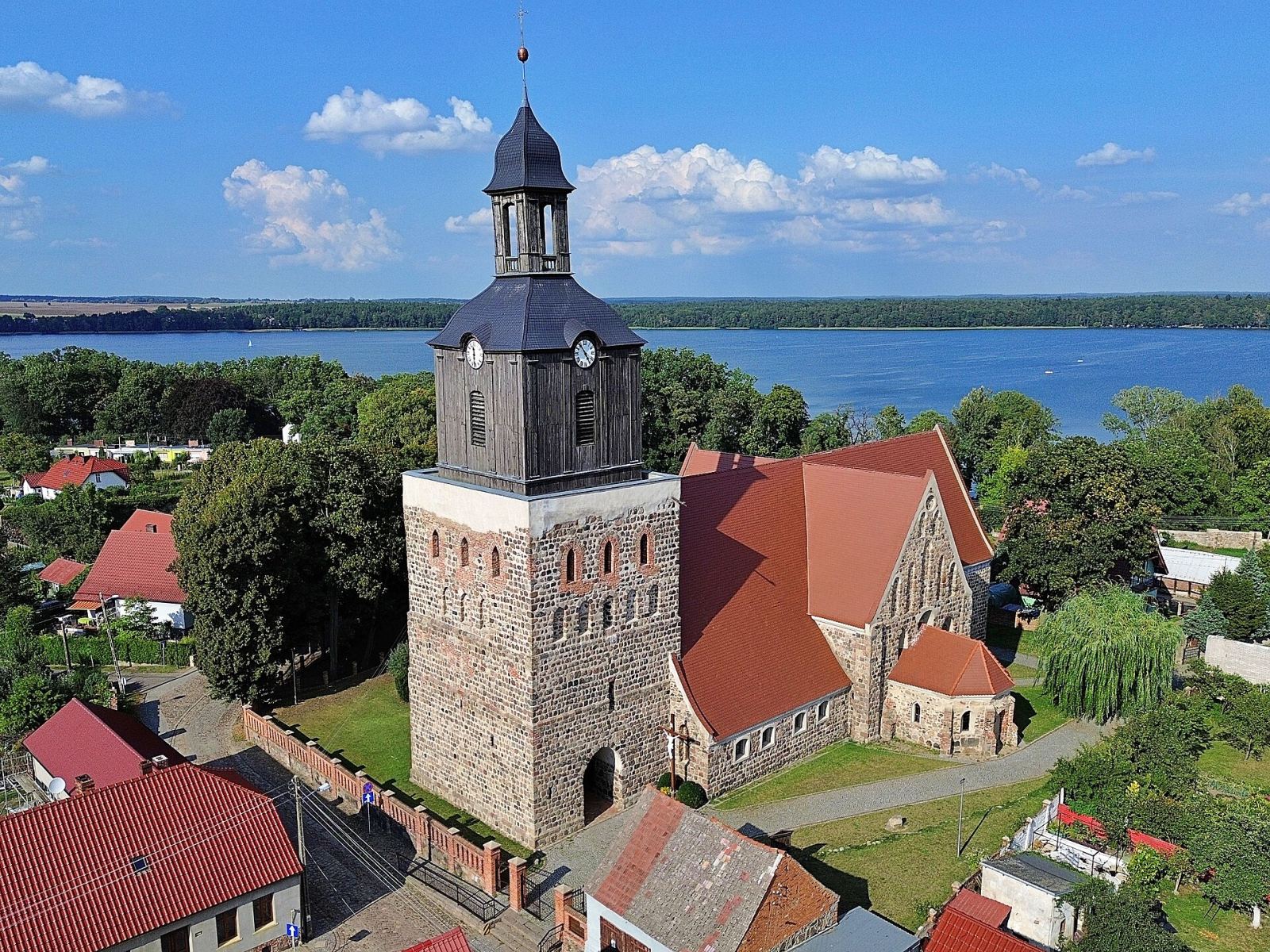 Kościół parafialny pw. Świętego Ducha, Moryń