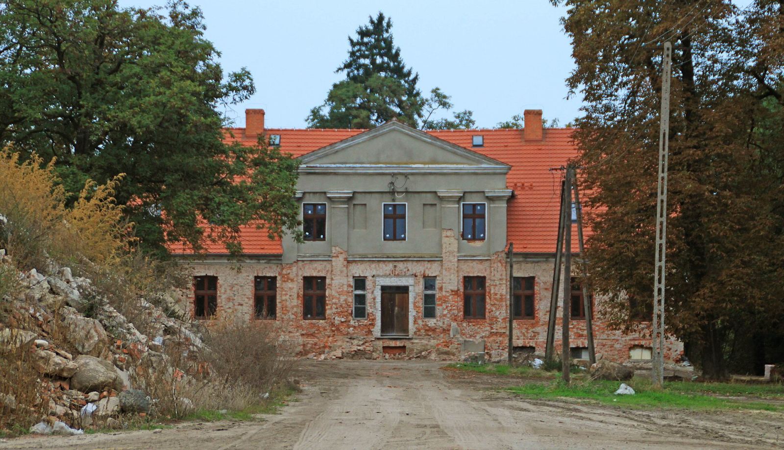 Dwór, Ostrowieczko