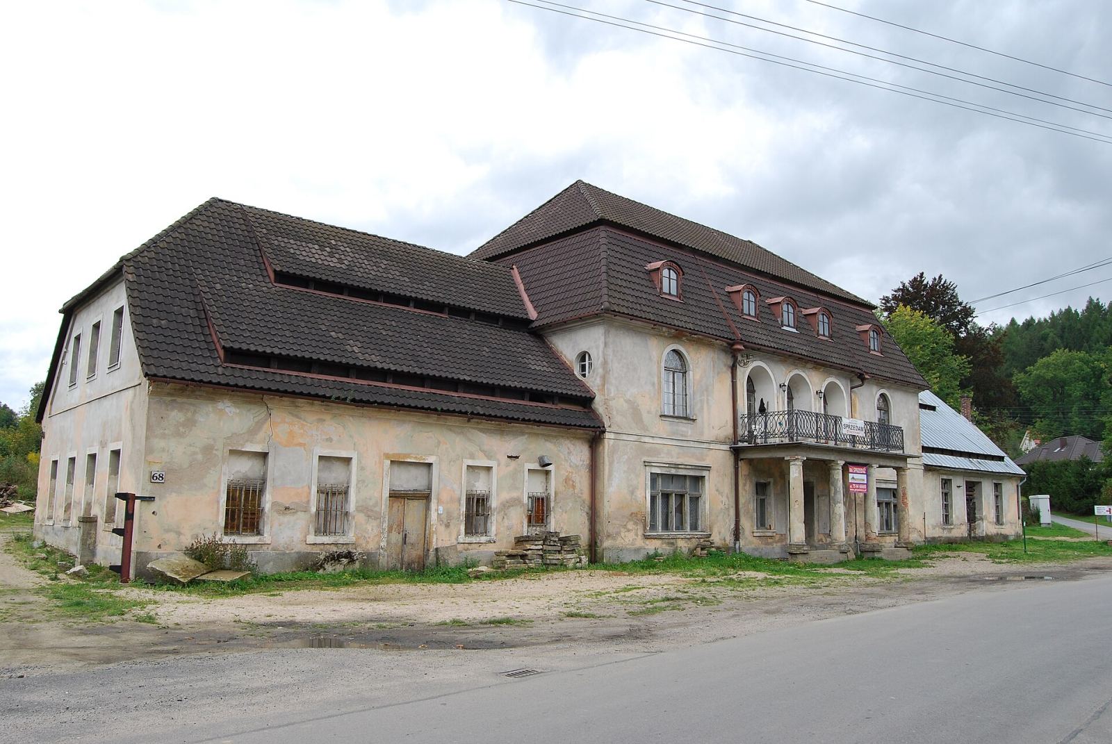 Dwór, Staniszów