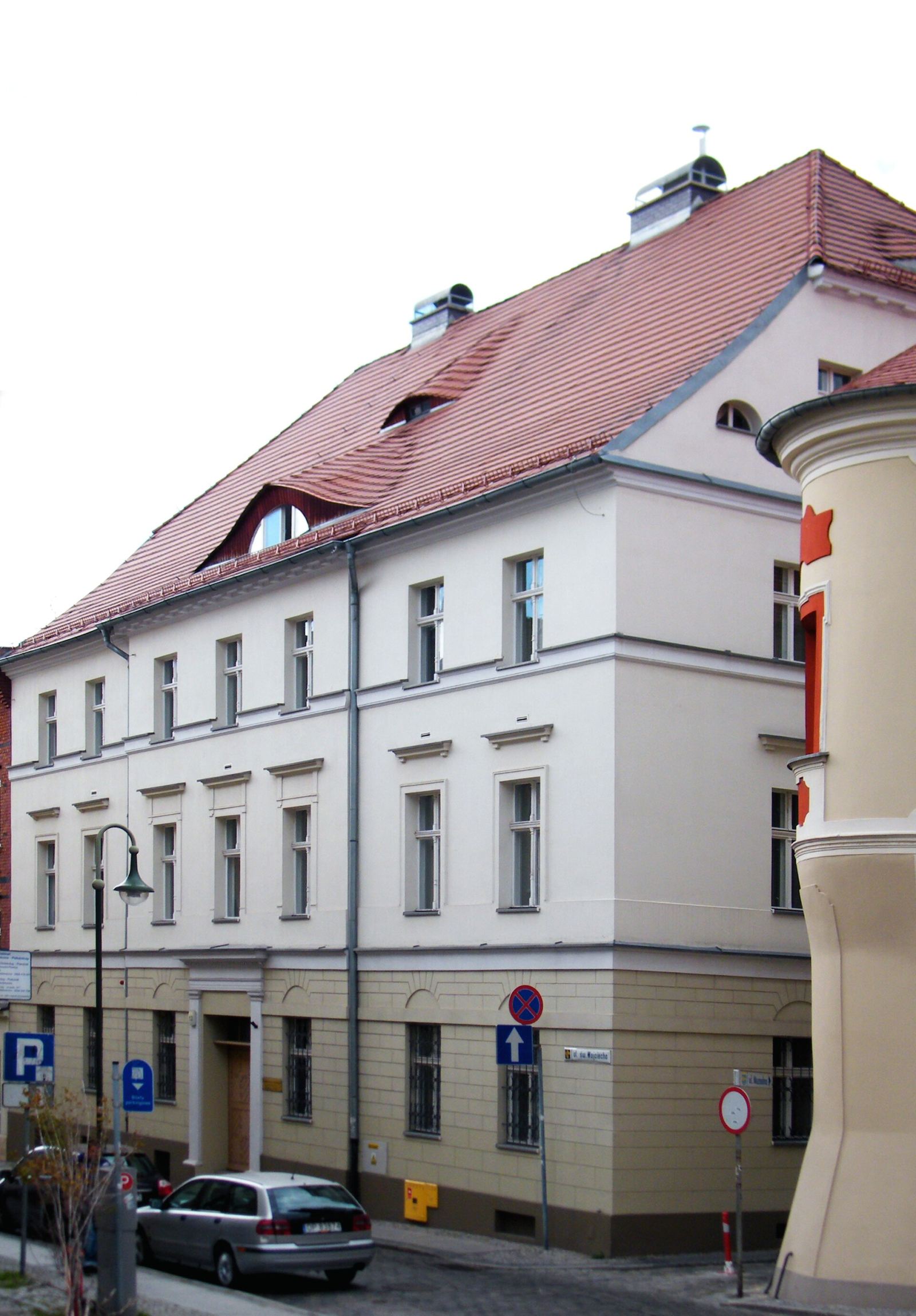 Dom, Opole