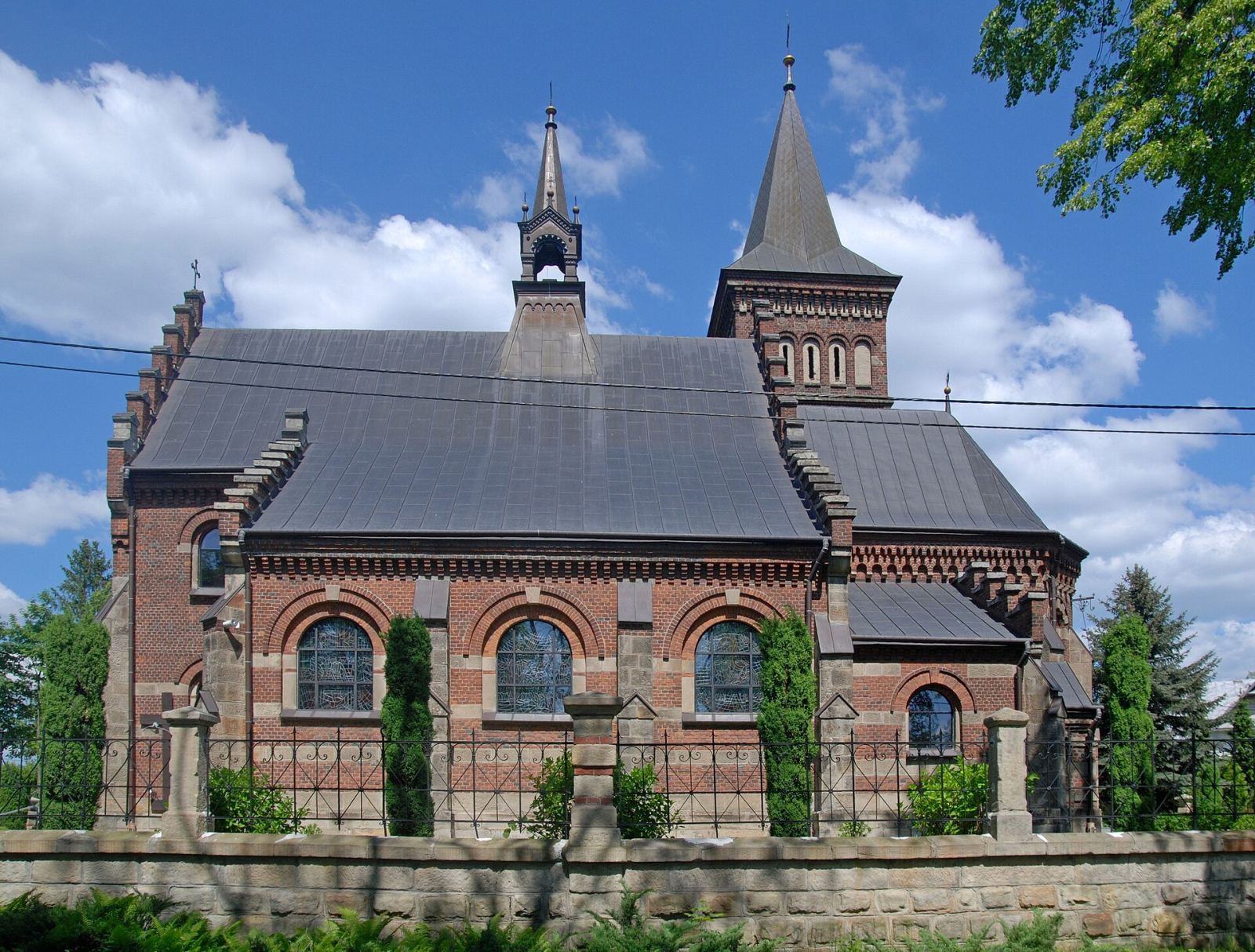 Kościół parafialny pw. Najświętszej Marii Panny Wniebowziętej, Bruśnik