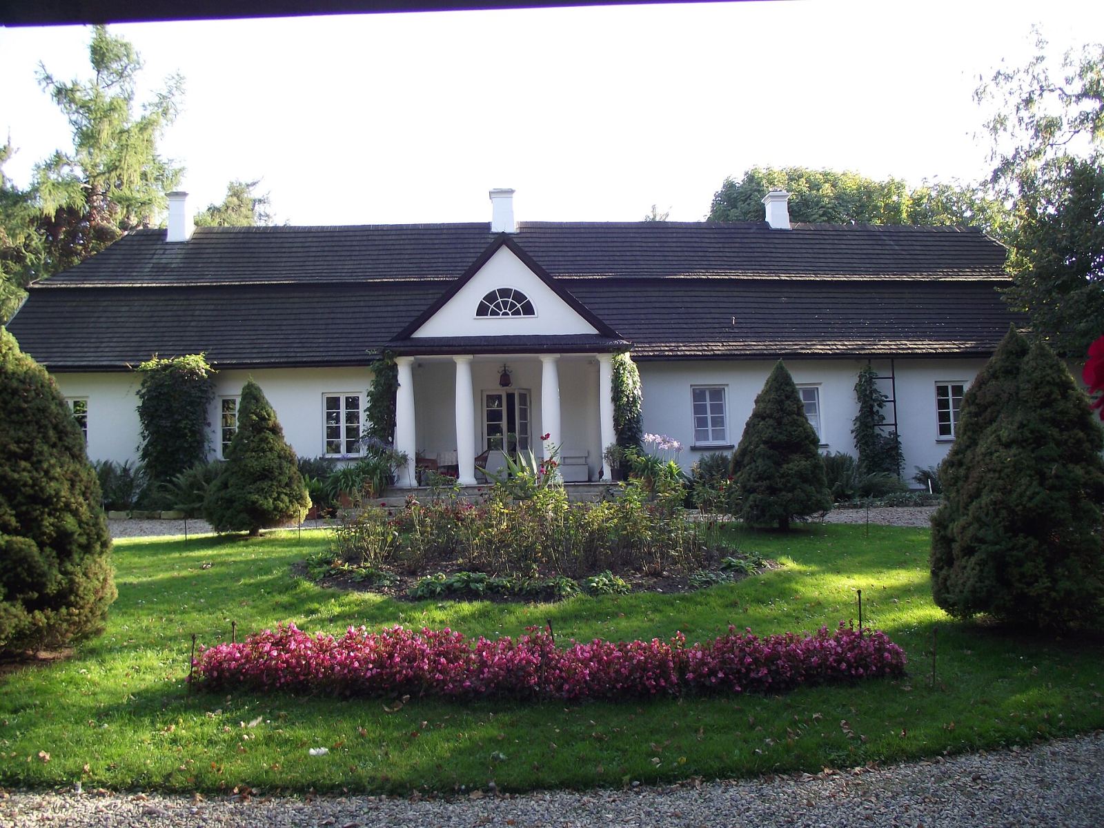 Zespół dworski, Glanów