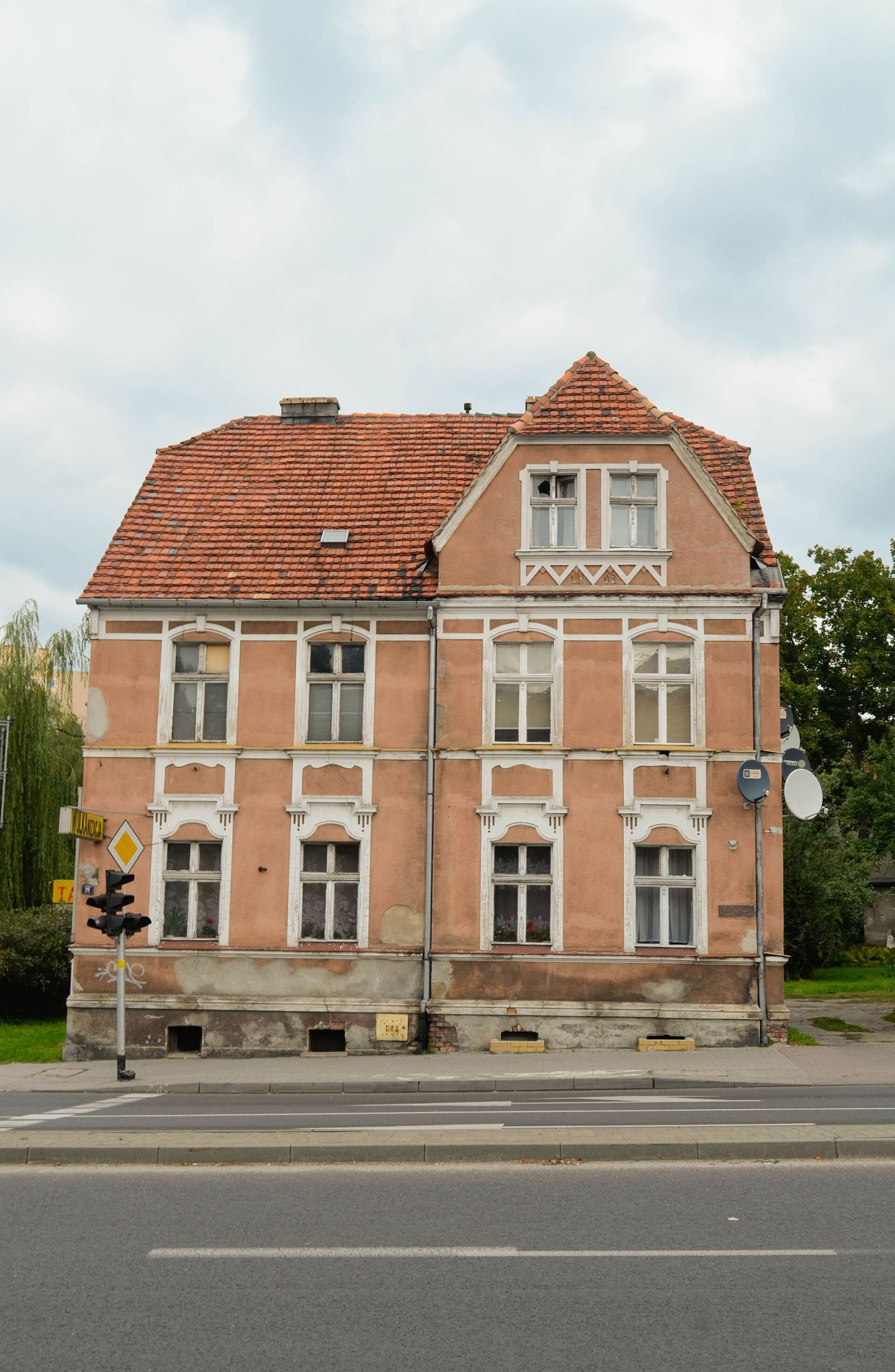 Dom, Gubin