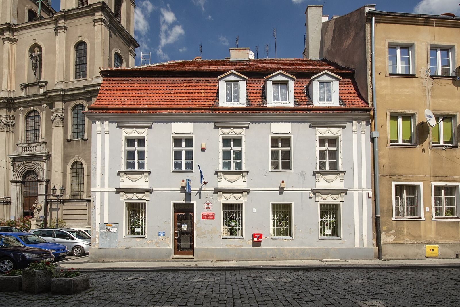 Dom, Brzeg