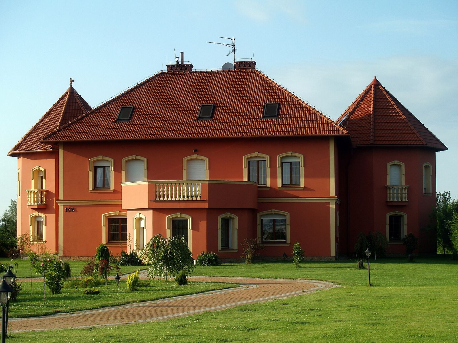 Dwór obronny, Pustynia