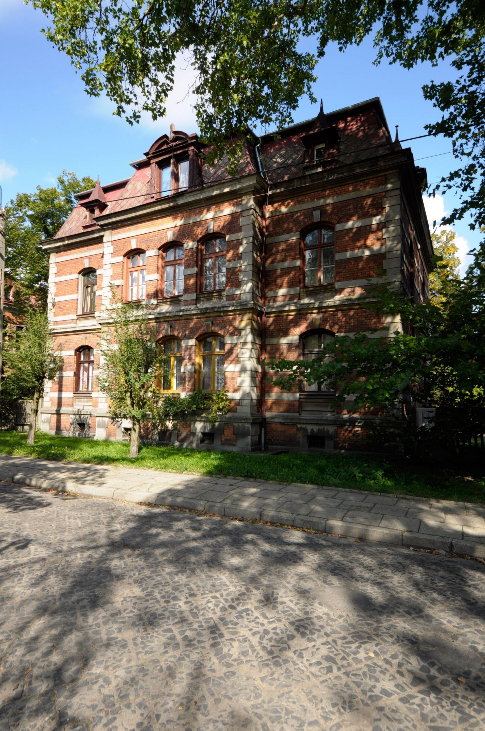 Dom, Żyrardów