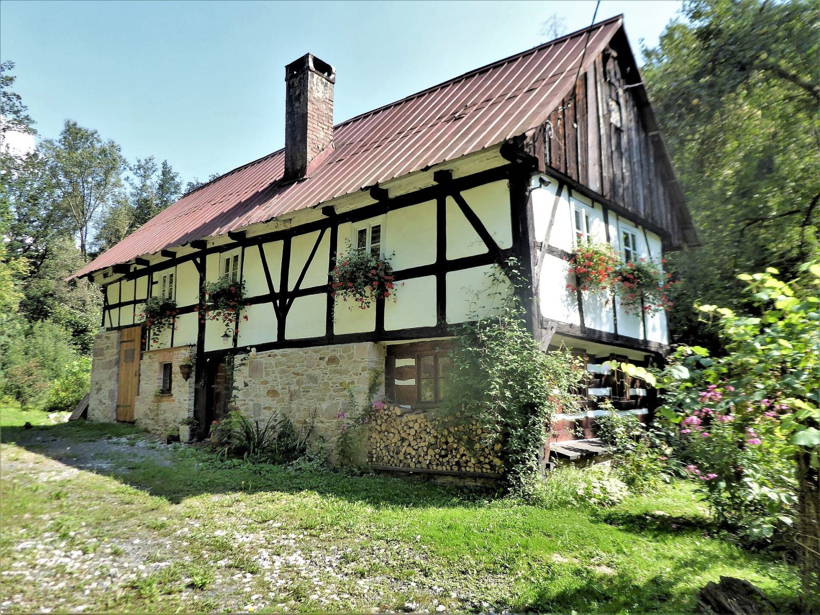 Dom mieszkalno-gospodarczy, Bystrzyca