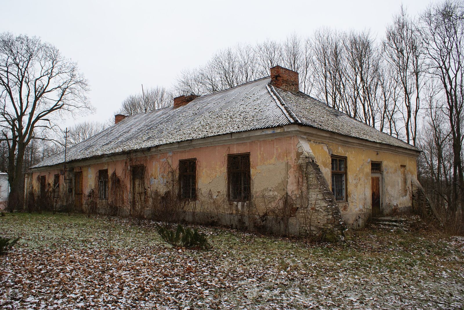 Oficyna, Stryjno Pierwsze