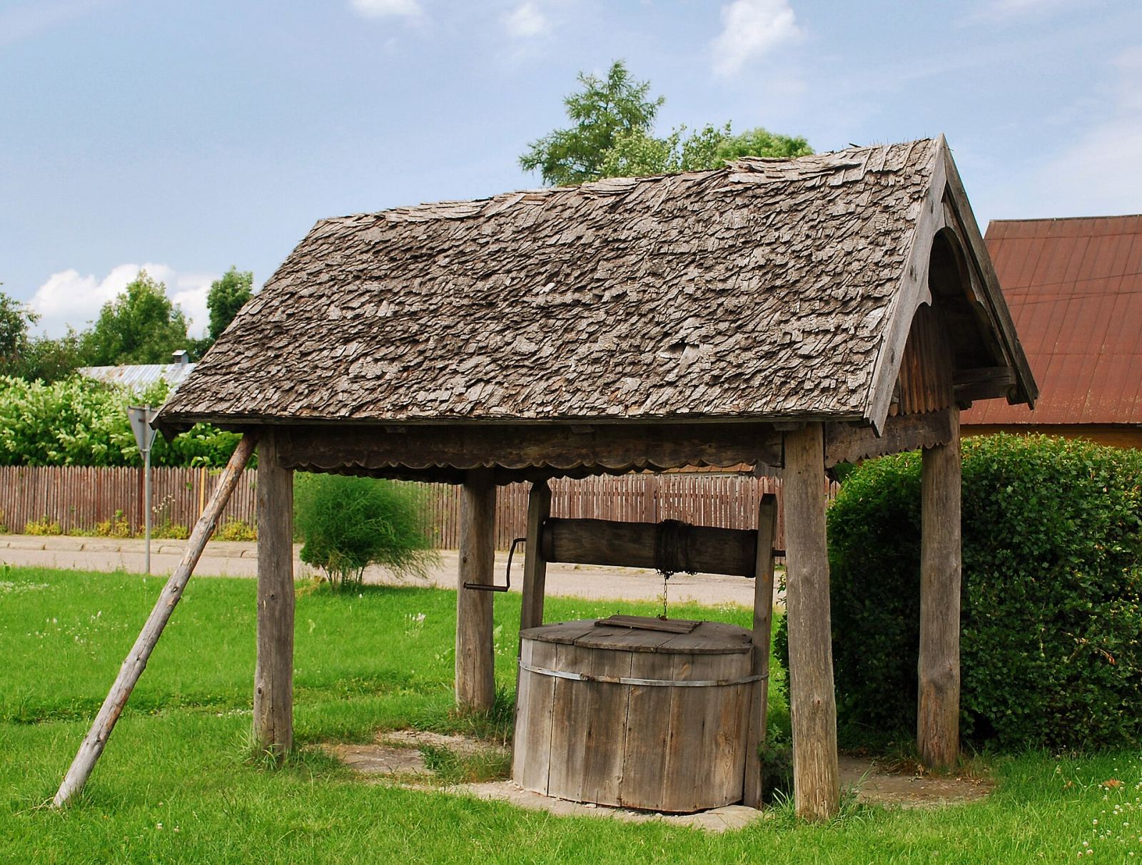 Wiata nad studnią, Krasnopol