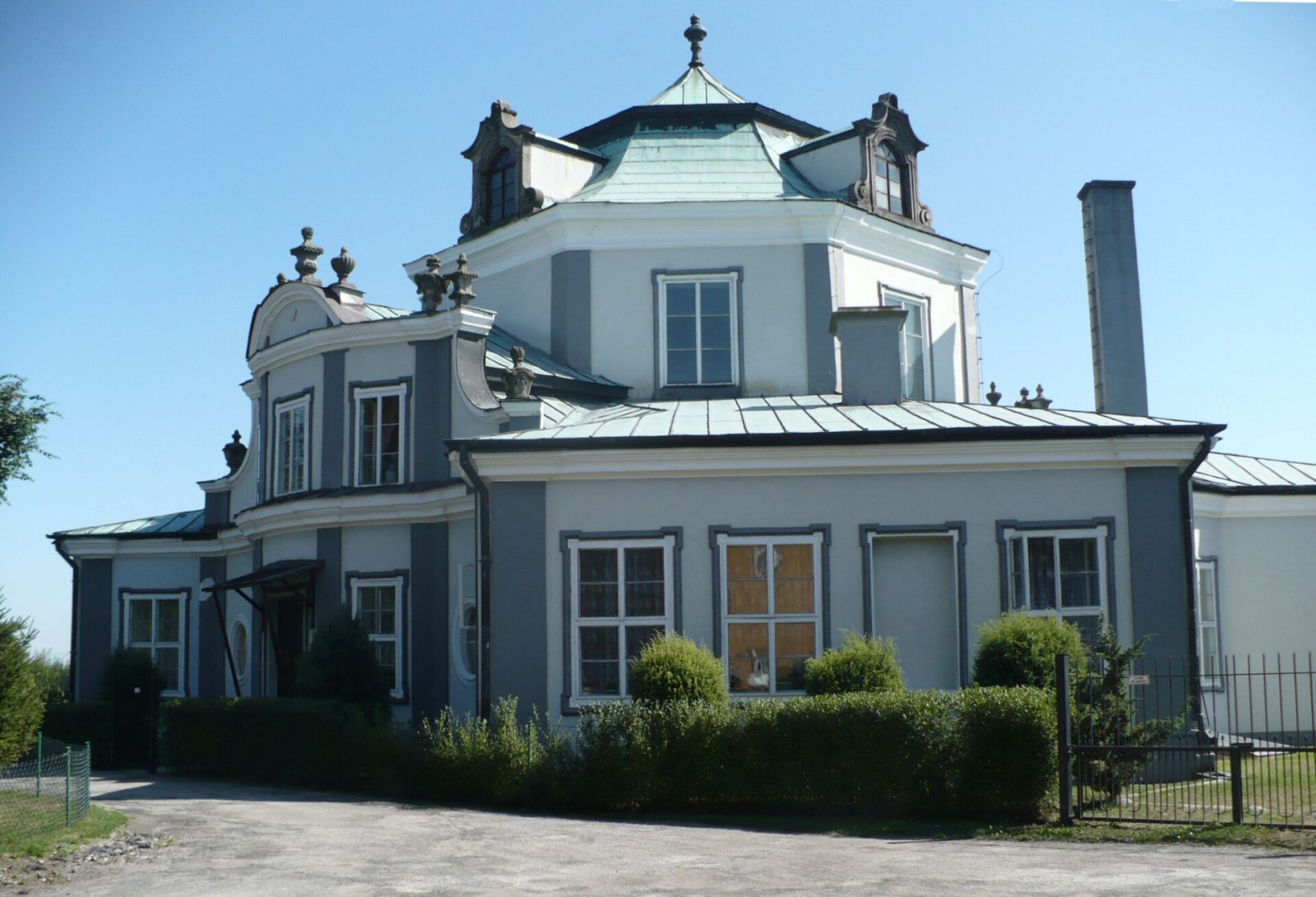 Zespół pałacowy, Grabki Duże