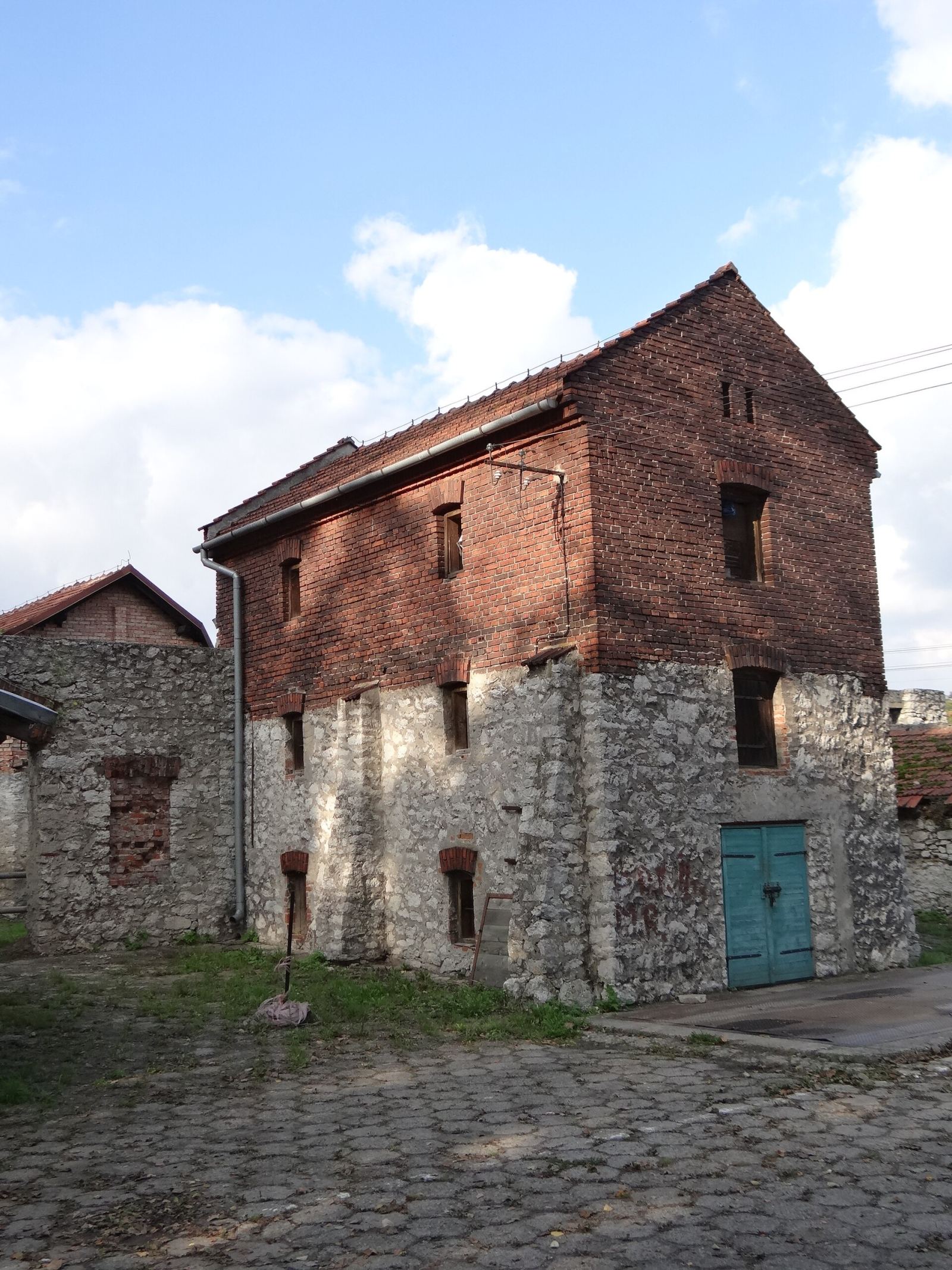 Lamus, Czernichów