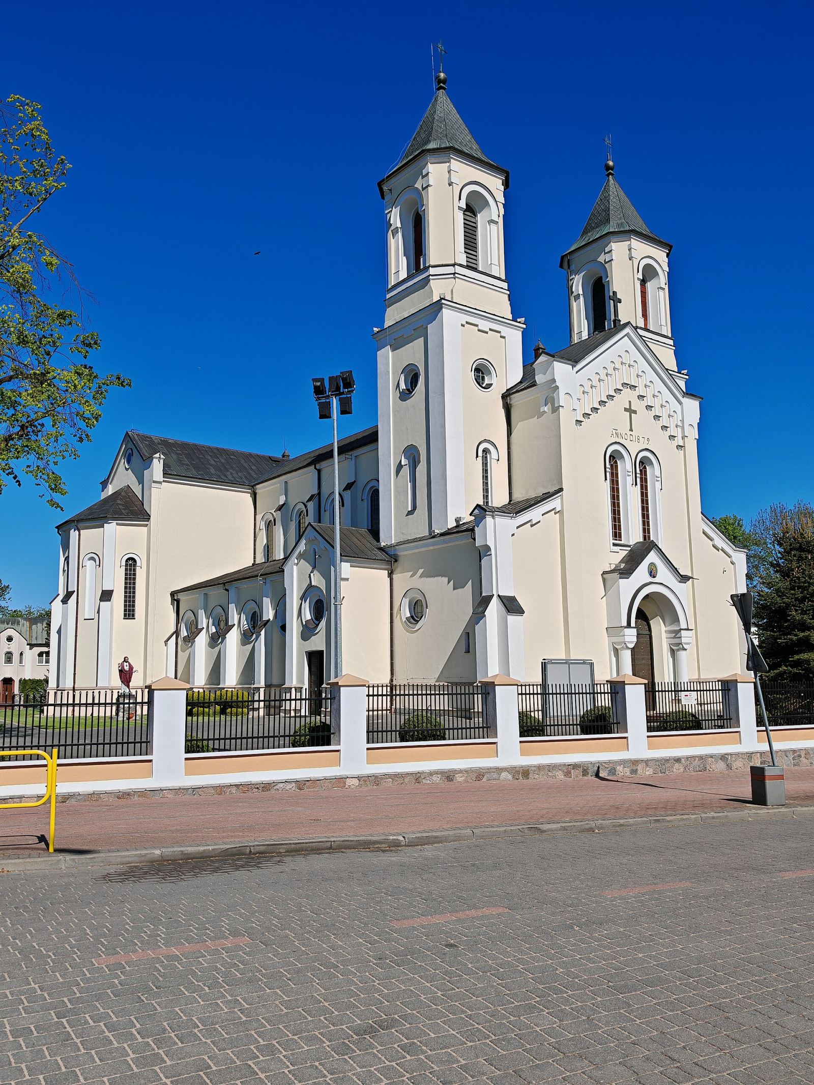 Kościół parafialny pw. Świętej Trójcy, Zambrów
