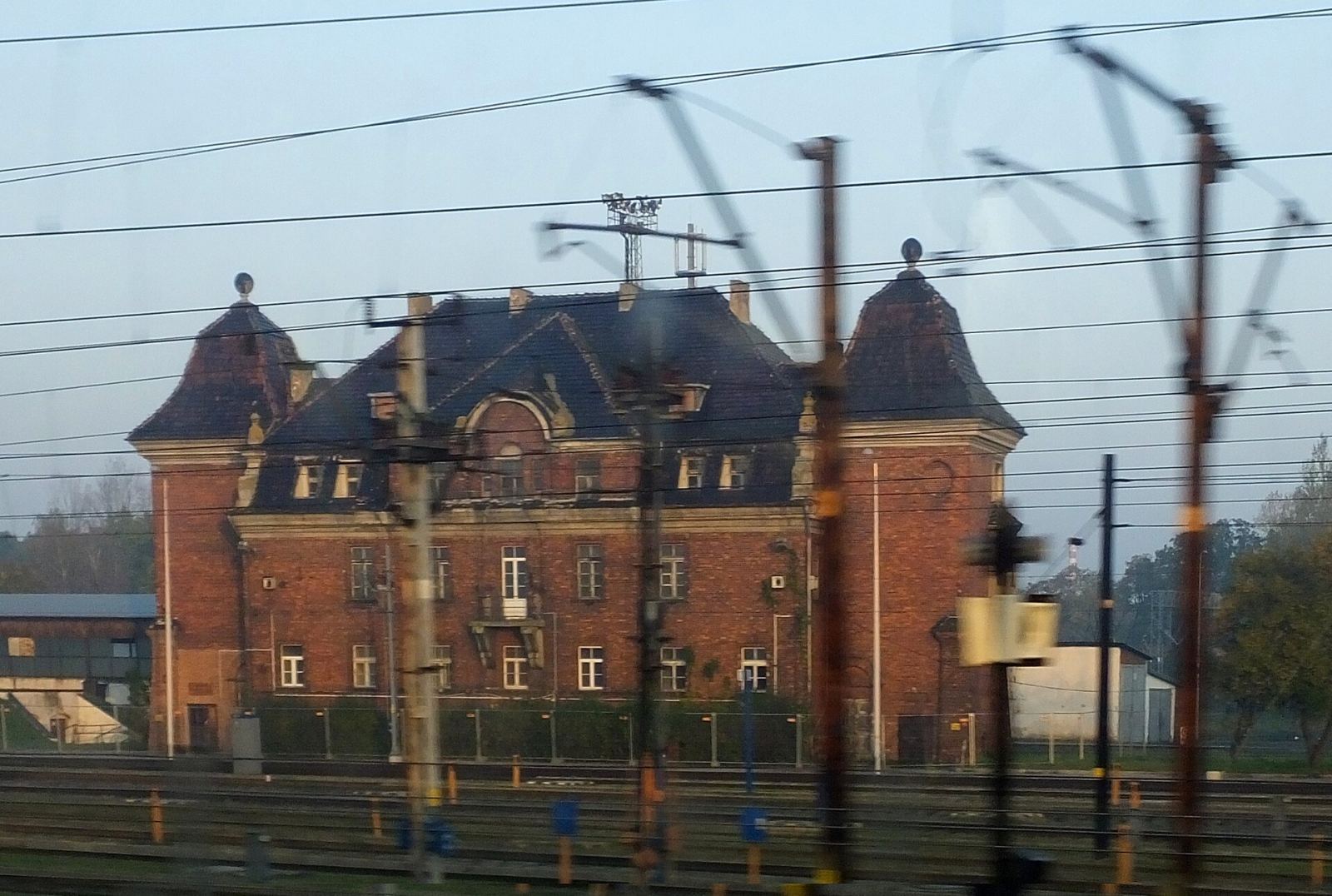Budynek administracyjny, Warszawa