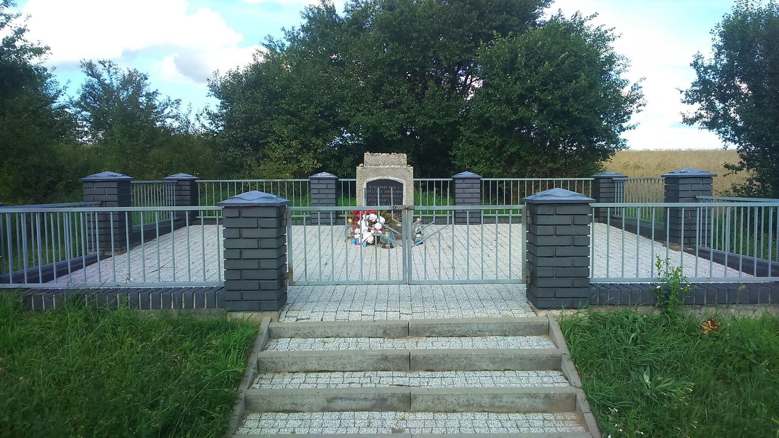 Cmentarz-mogiła ludności żydowskiej z 1941, Radziłów