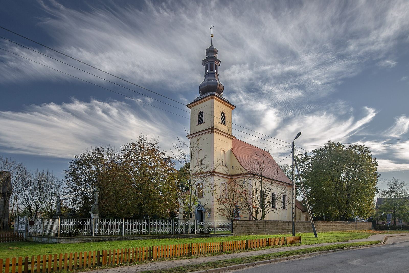 Kościół parafialny pw. św. Mikołaja Biskupa, Miłoszyce