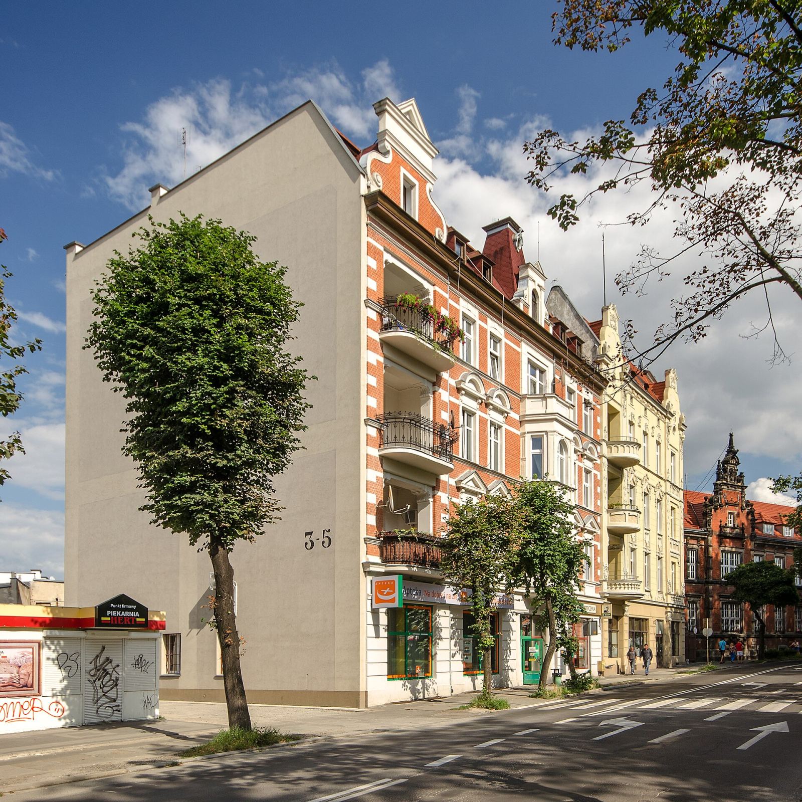 Dom, Brzeg