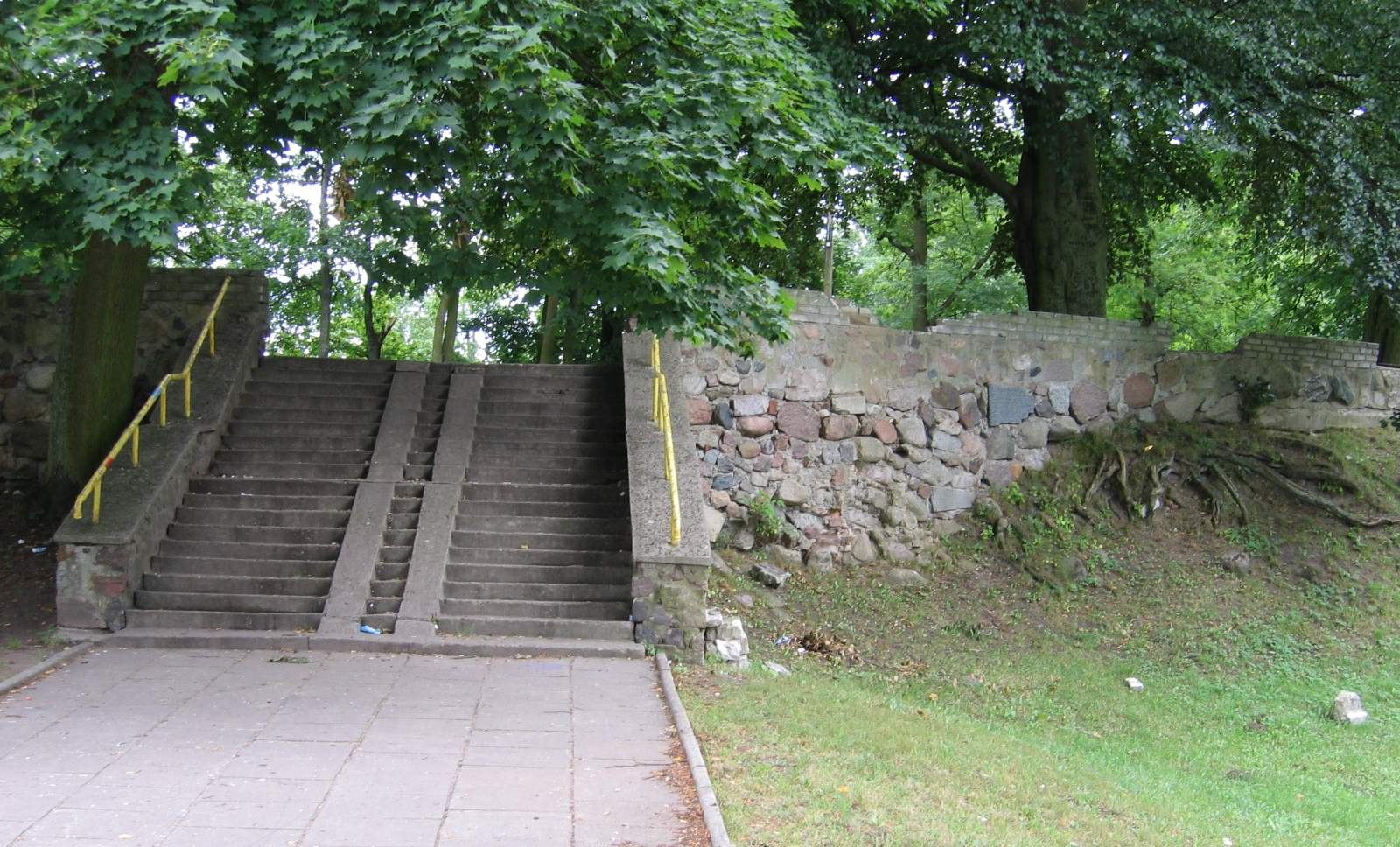 Ruina zamku, Resko