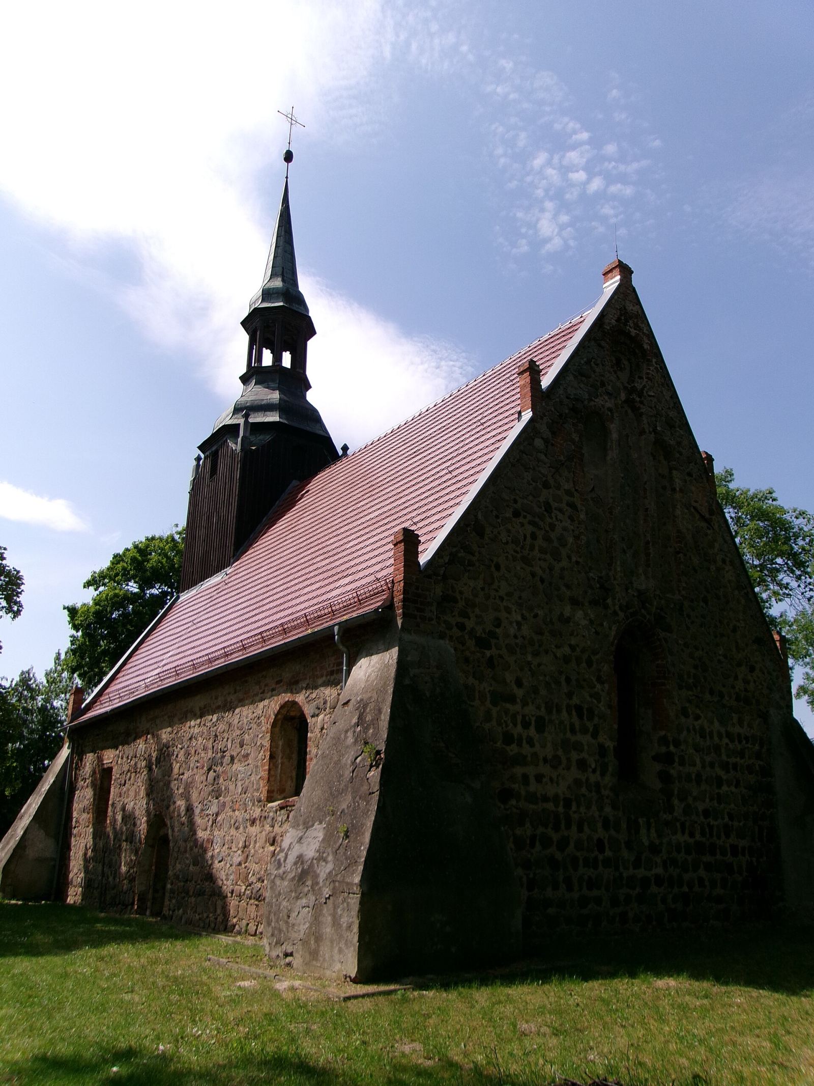 Kościół parafialny pw. św. Michała Archanioła, Rosiny