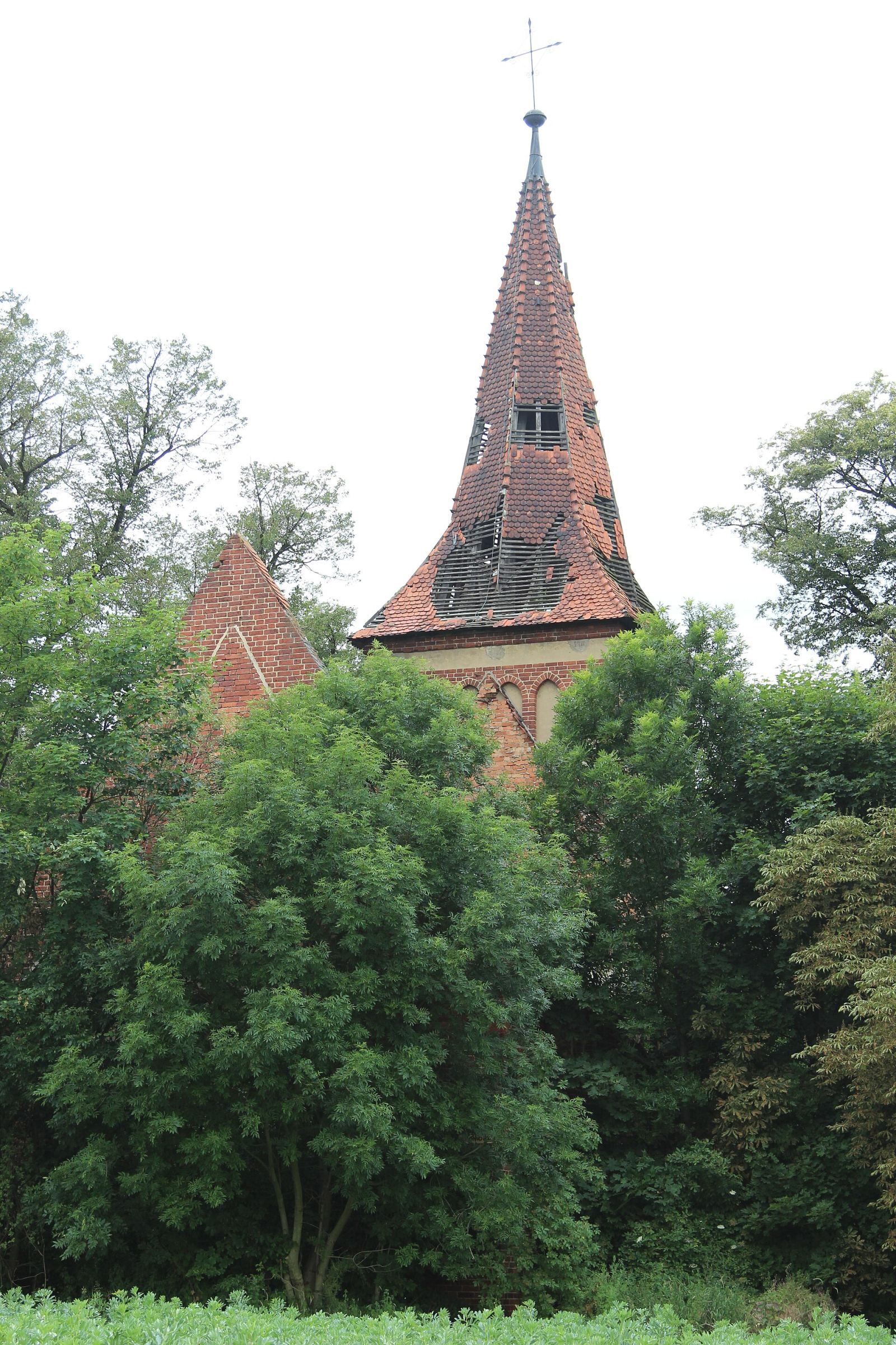 Kościół ewangelicki, obecnie ruina, Powidzko