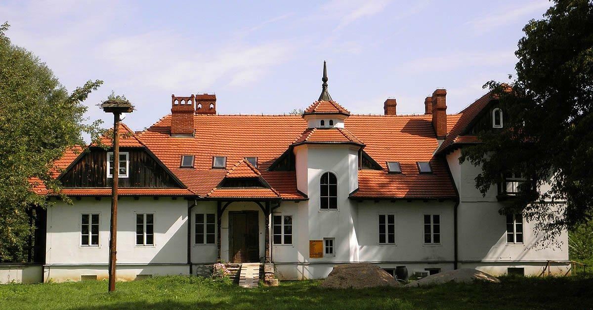 Dwór, Lechanice