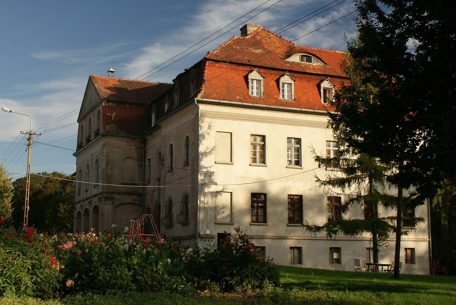 Pałac, Jerzmanowa