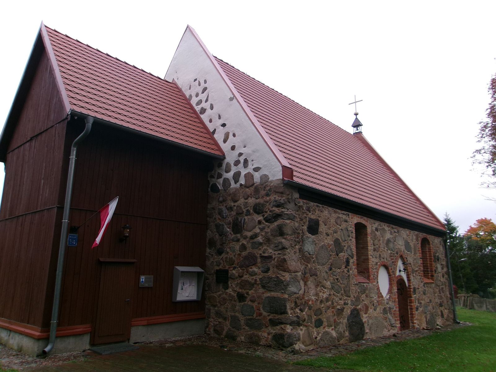 Kościół parafialny pw. św. Michała Archanioła, Białuń