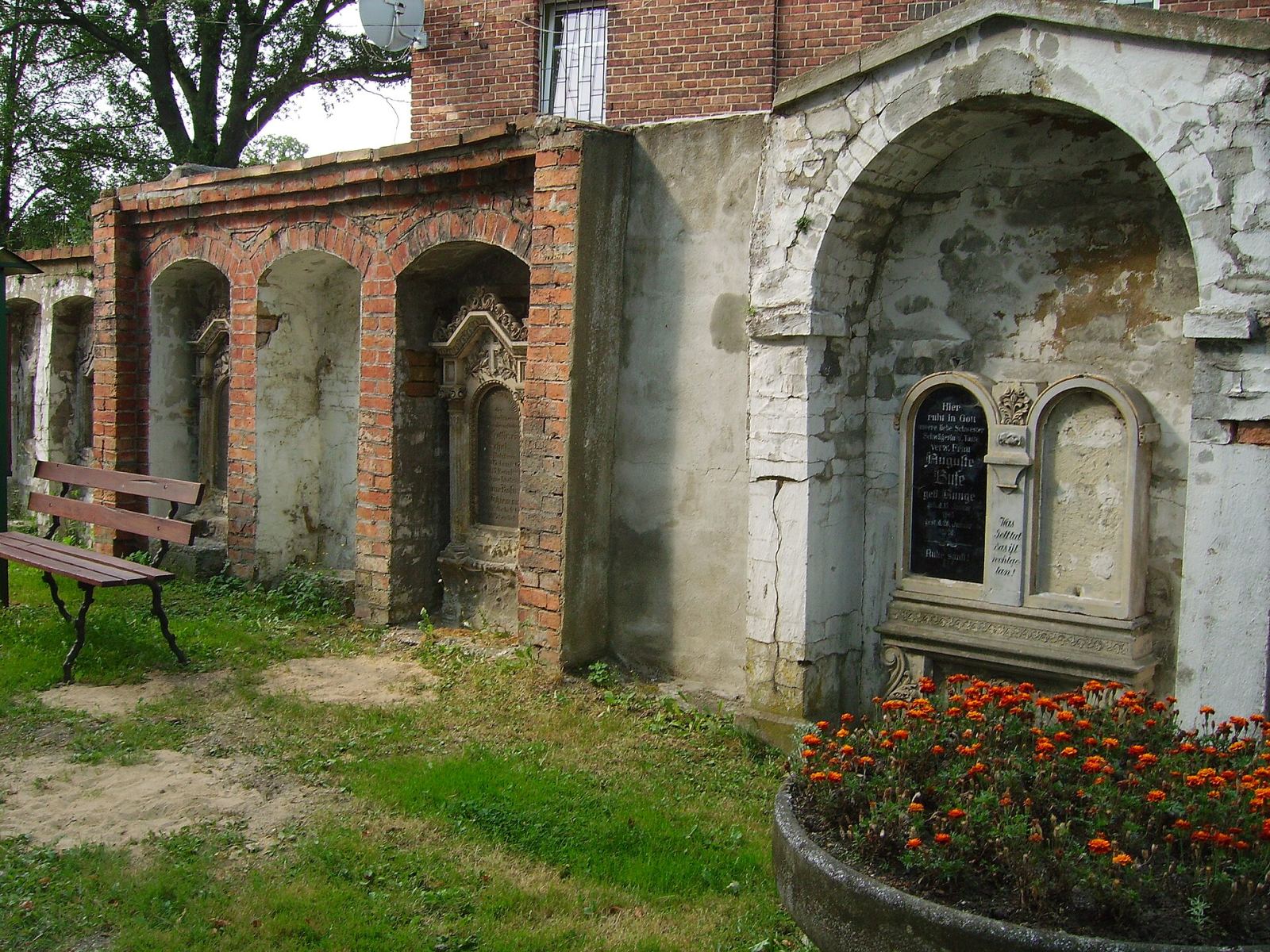 Przykościelny cmentarz ewangelicki, Kościelnik