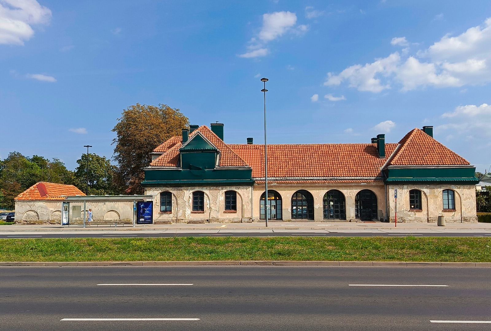 D. dworzec kolei wąskotorowej, Warszawa