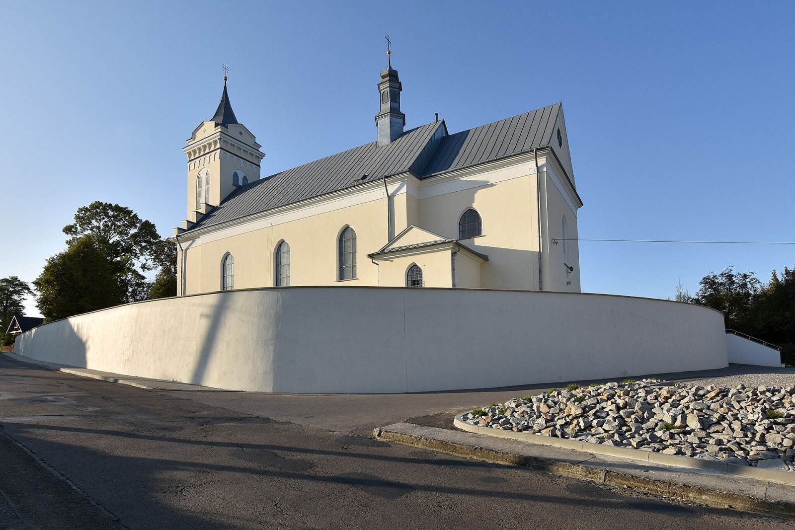 Kościół parafialny pw. św. Bartłomieja Apostoła, Dębowiec