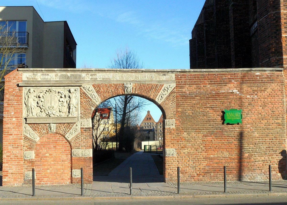 Mur cmentarny z dwiema bramami, Gdańsk
