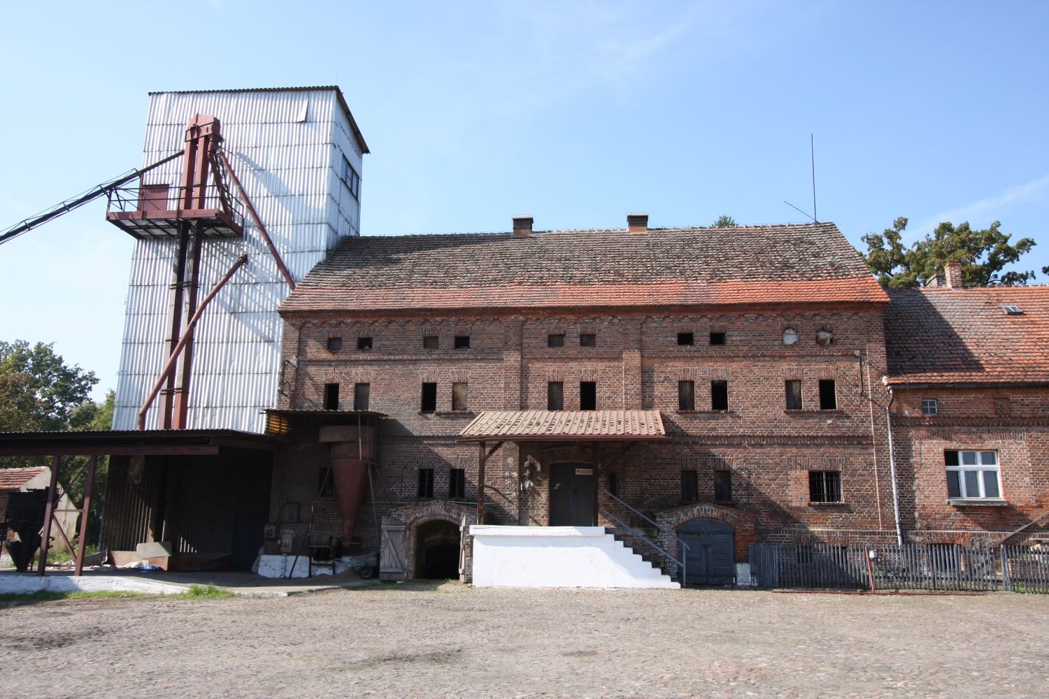 Gorzelnia, Wielichowo-Wieś