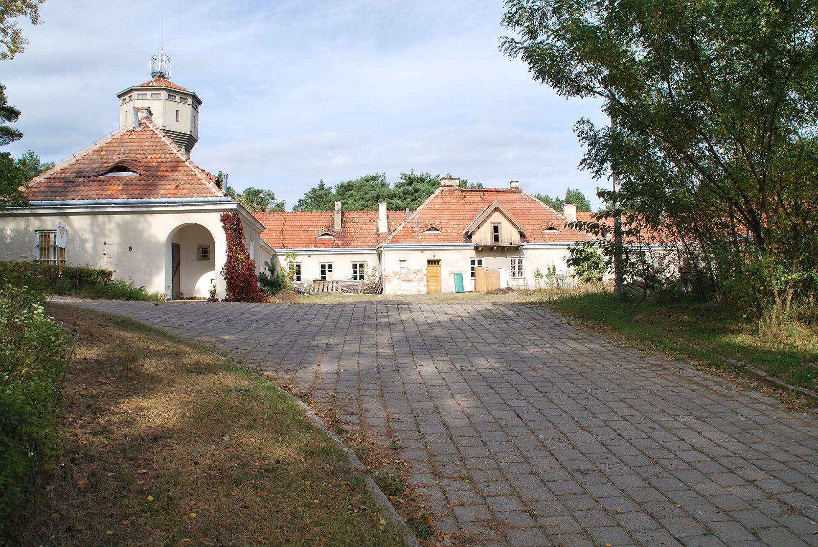 Budynek mieszkalno-gospodarczy, Otwock