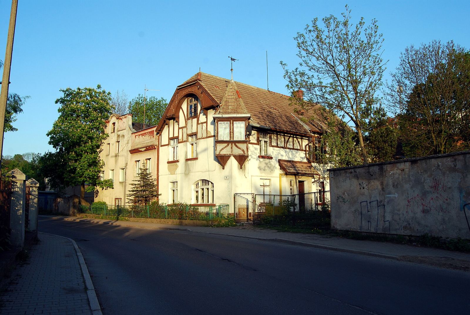 Dom z oficyną, Jelenia Góra