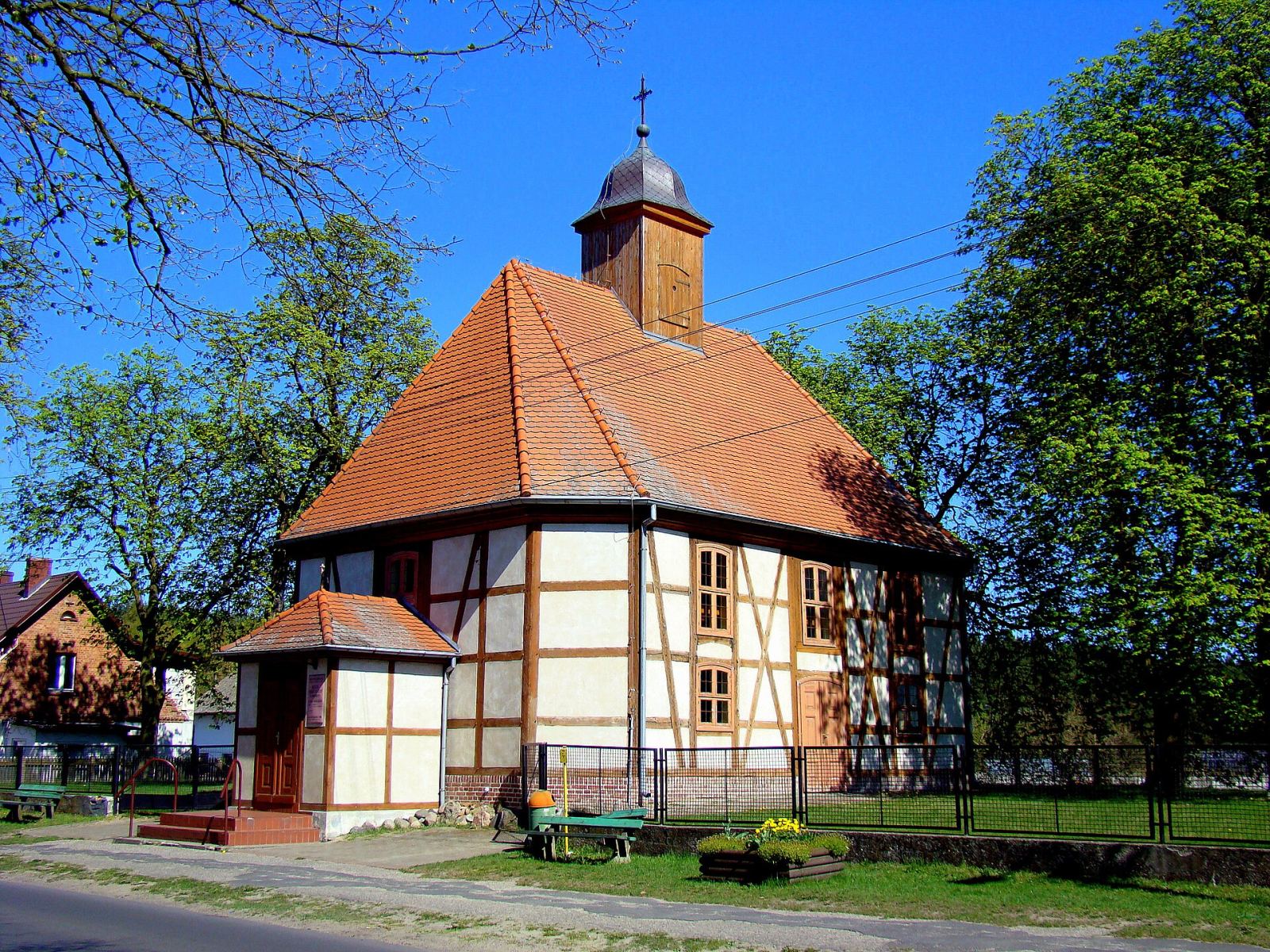 Kościół ewangelicki, ob. rzymskokatolicki filialny pw. Narodzenia Najświętszej Marii Panny, Niekłończyca