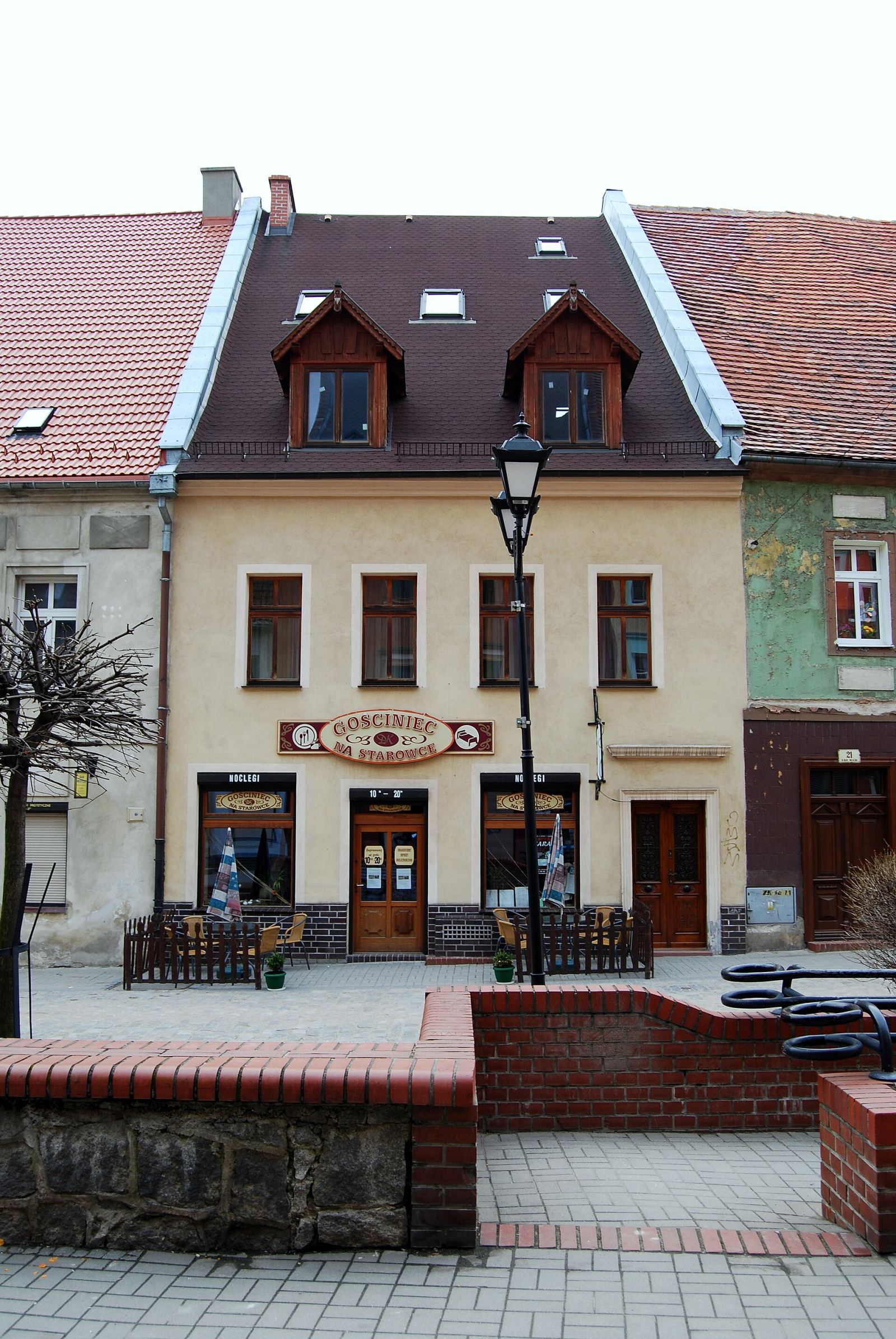 Dom, Kowary