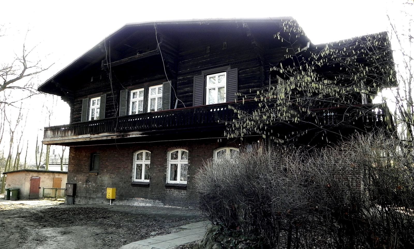 Oficyna z lamusem, Sopot