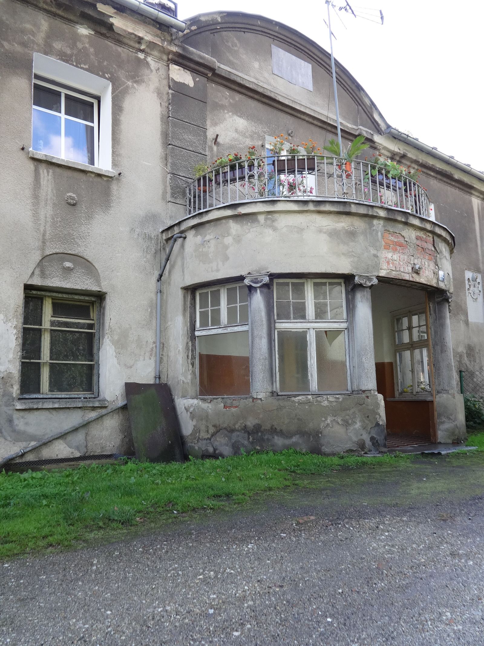 Dwór, ob. dom, Maciejowice